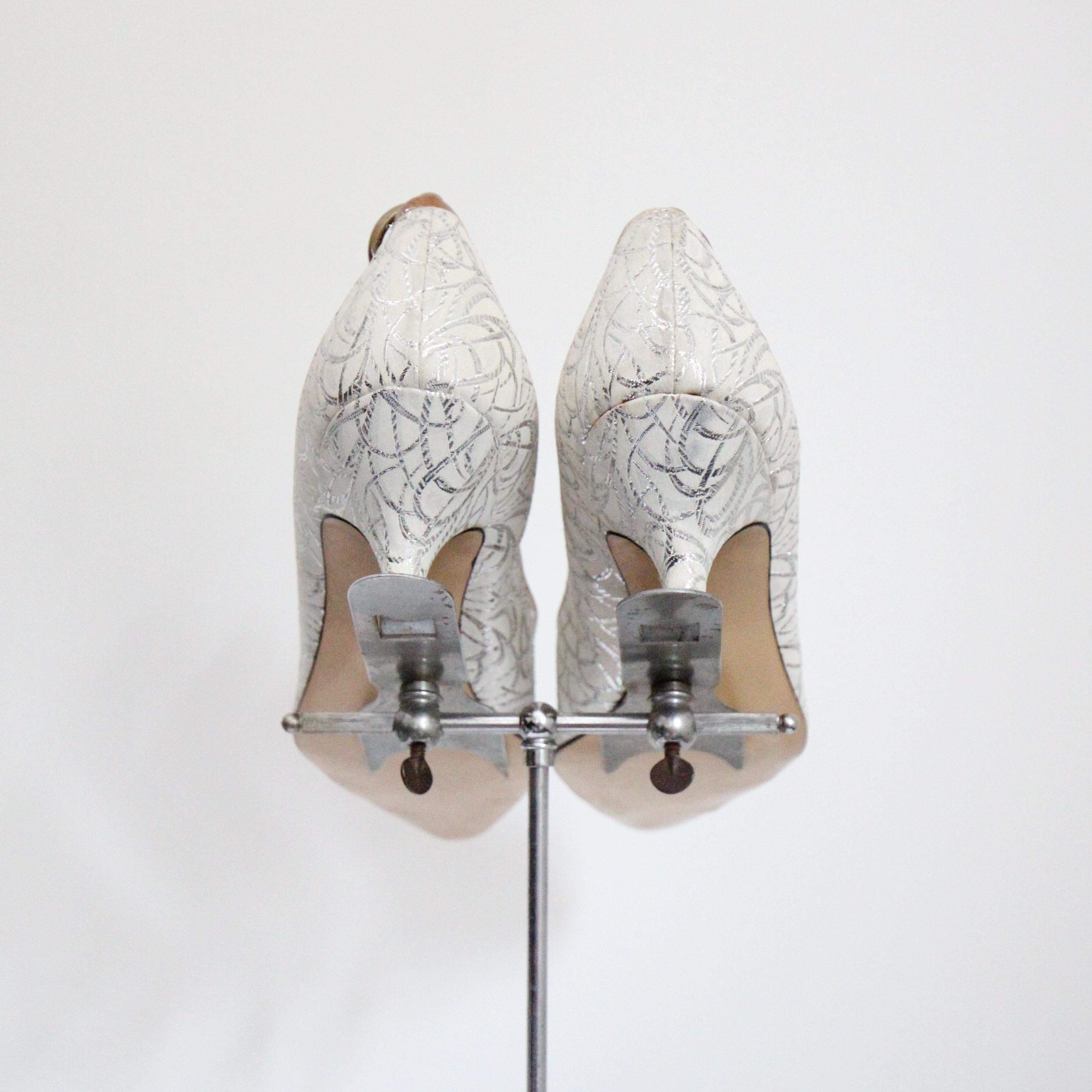 Beige Vintage 1960's silver lurex kitten heels brocade heels UK 6.5 US 8.5 EU 39.5