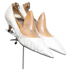 Vintage 1960er Silber Lurex kittenabsätze mit Absatz aus Brokat in Silber UK 6,5 US 8,5 EU 39,5