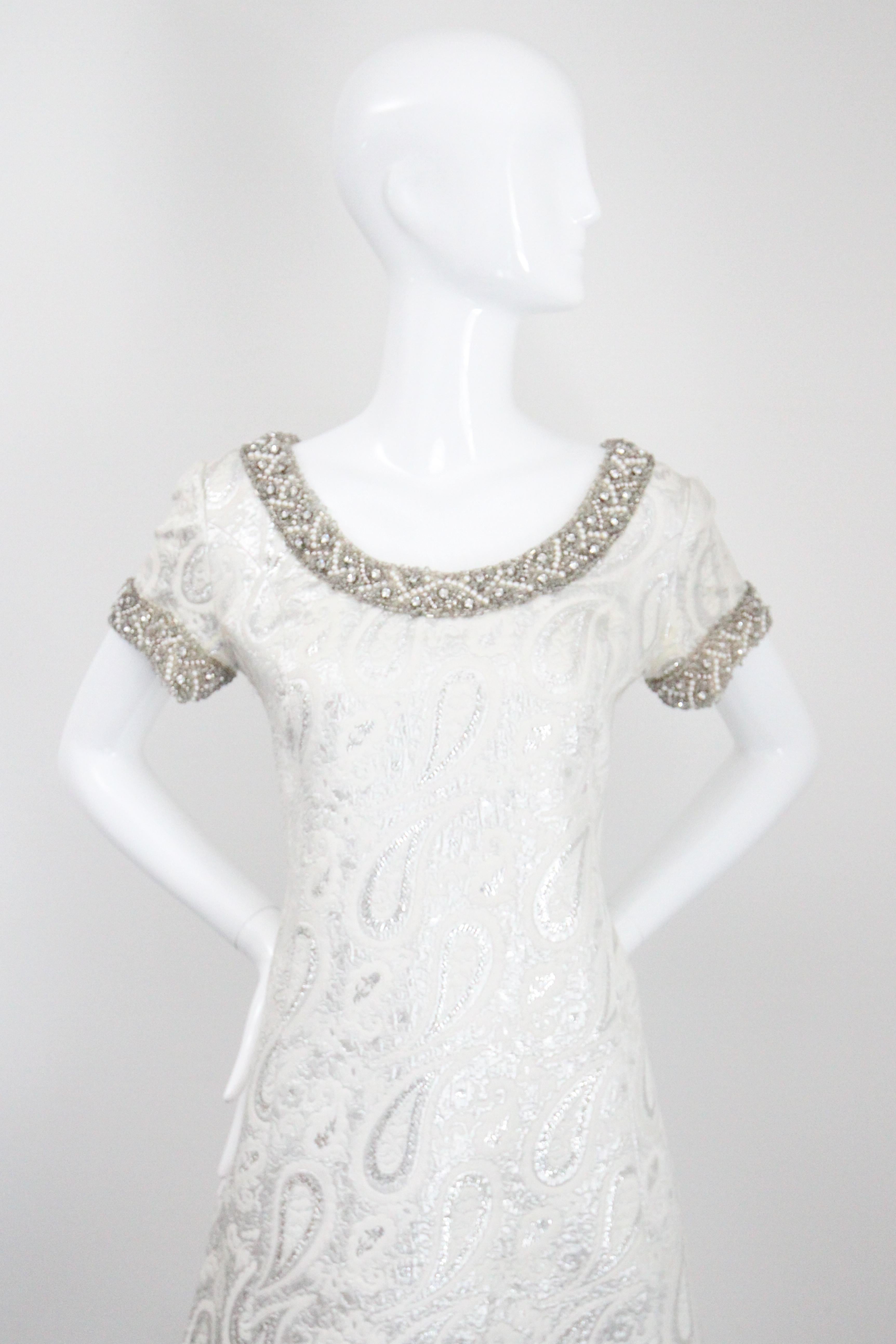 Vintage 1960s Silver Paisley Beaded Dress and coat set 1960s beaded UK 8 US 4 In Good Condition For Sale In Cheltenham, GB