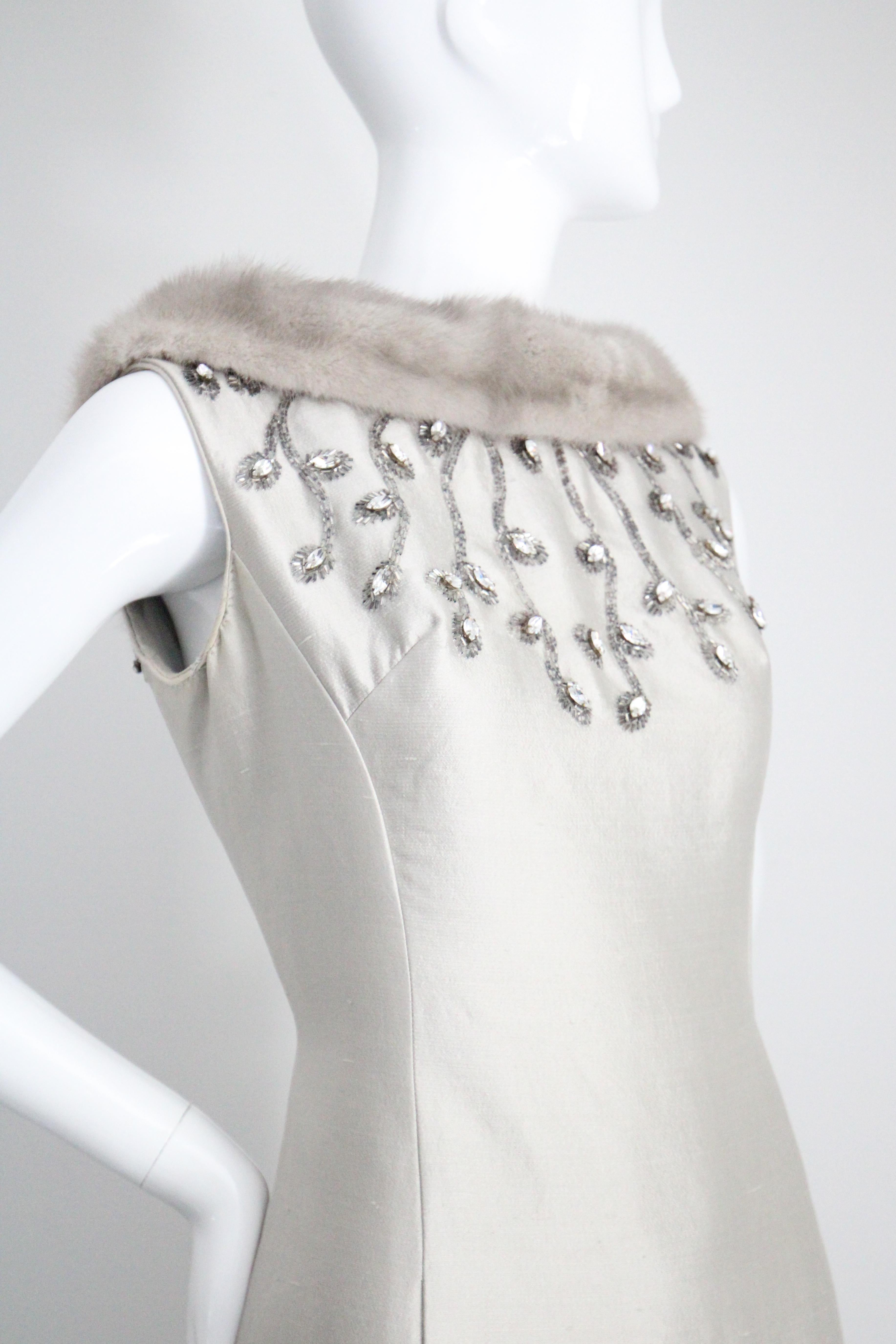 Abito da cocktail invernale Lillie Rubin in seta argentata, vintage, anni '60, con strass, UK 12 in vendita 3