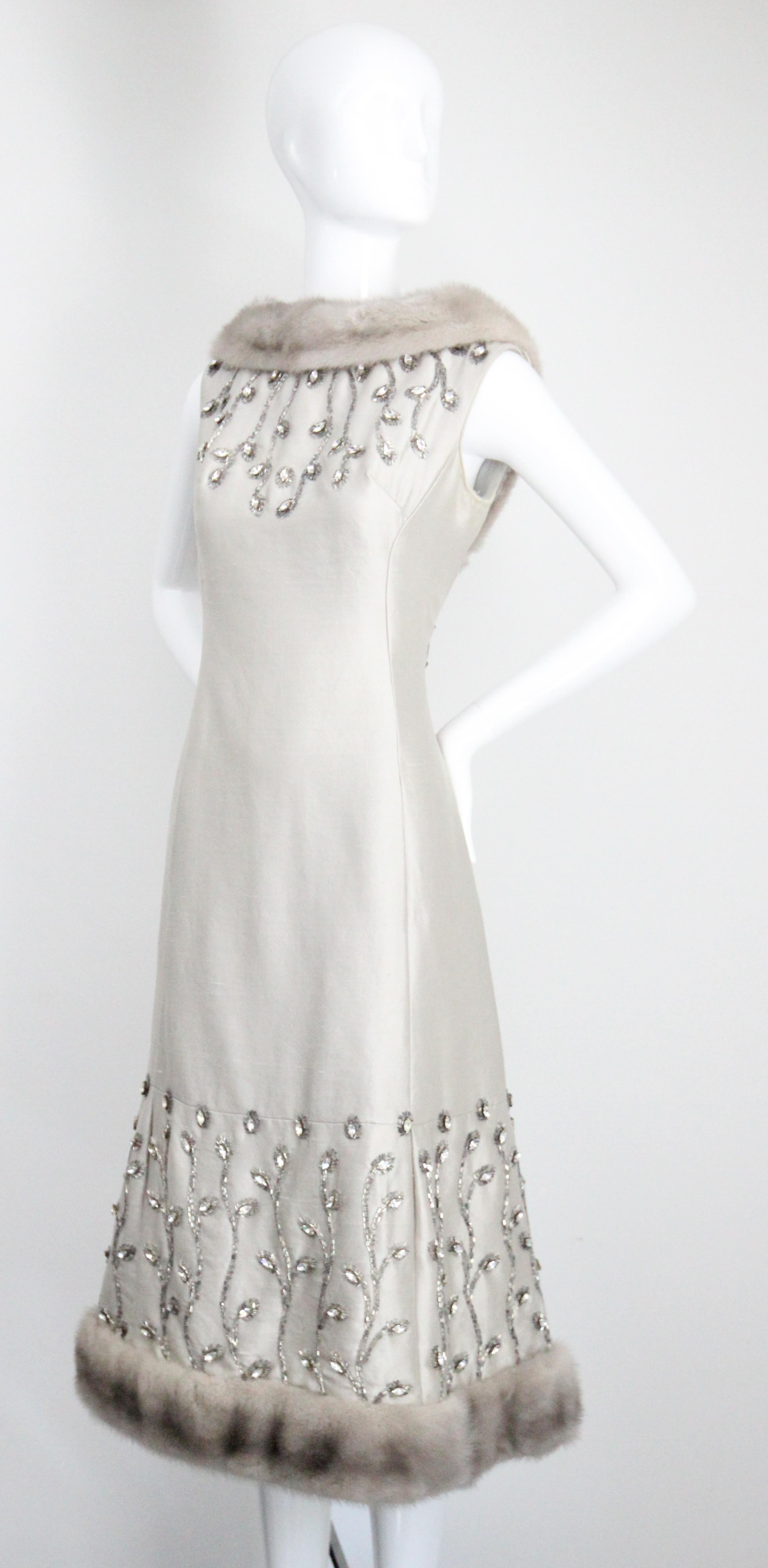 Abito da cocktail invernale Lillie Rubin in seta argentata, vintage, anni '60, con strass, UK 12 in vendita 4
