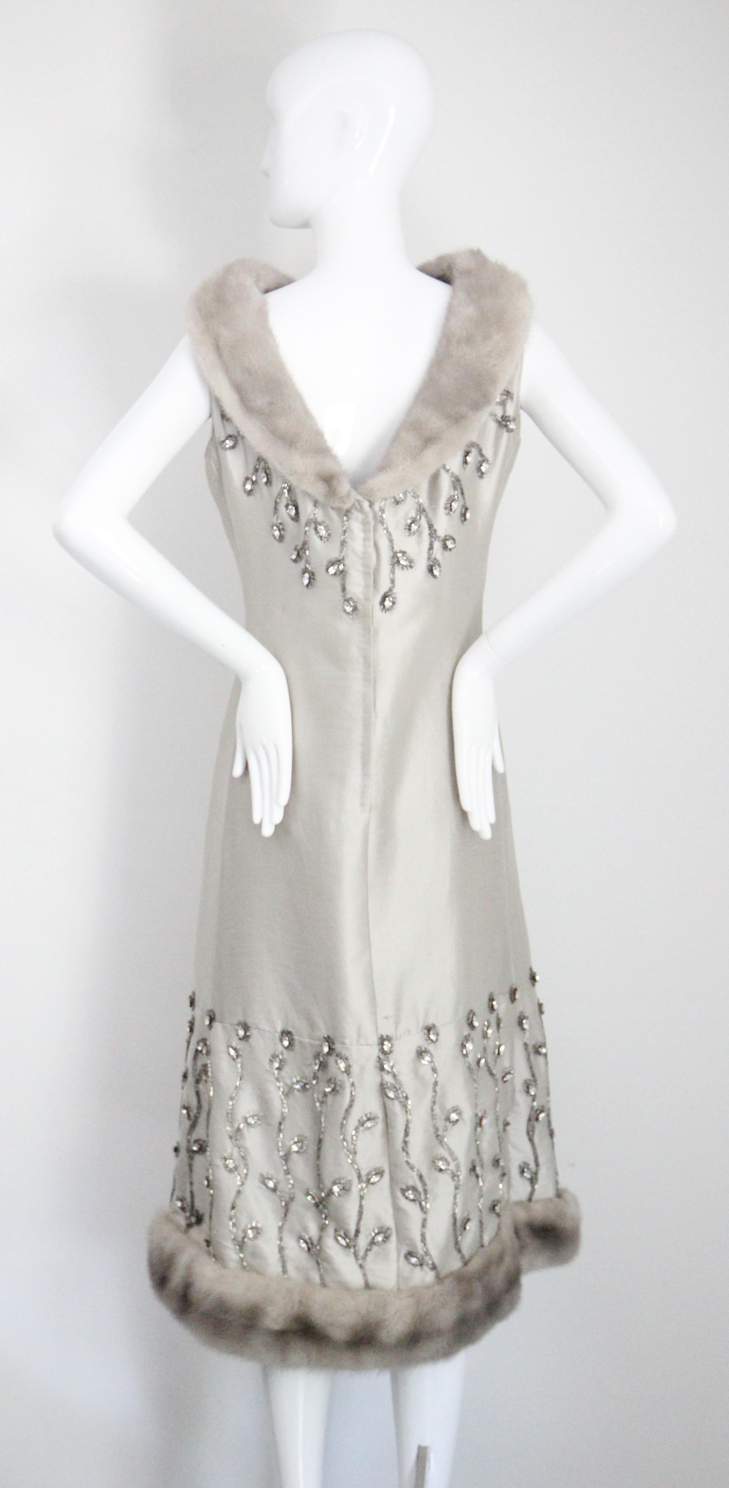 Abito da cocktail invernale Lillie Rubin in seta argentata, vintage, anni '60, con strass, UK 12 in vendita 6