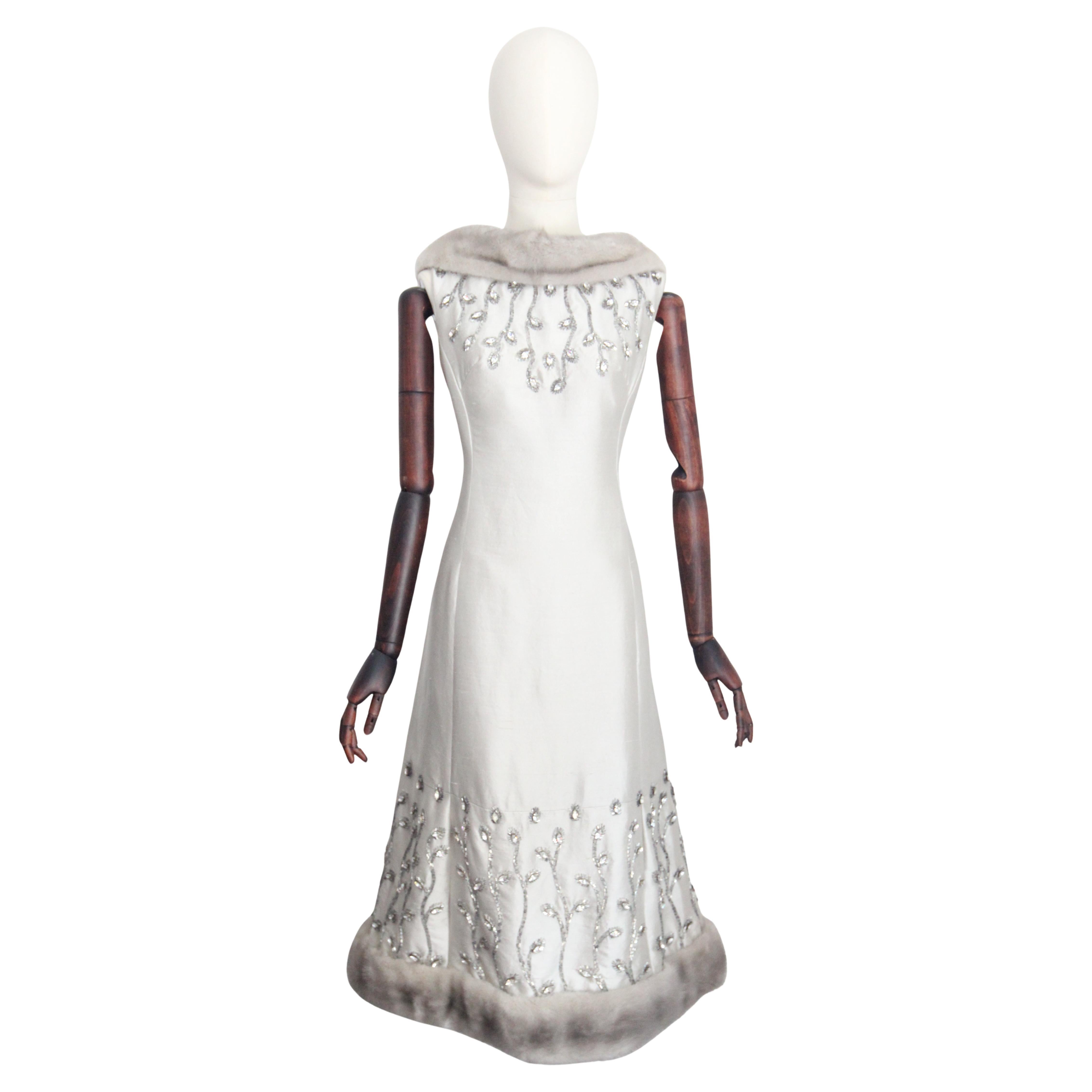 Argento Abito da cocktail invernale Lillie Rubin in seta argentata, vintage, anni '60, con strass, UK 12 in vendita