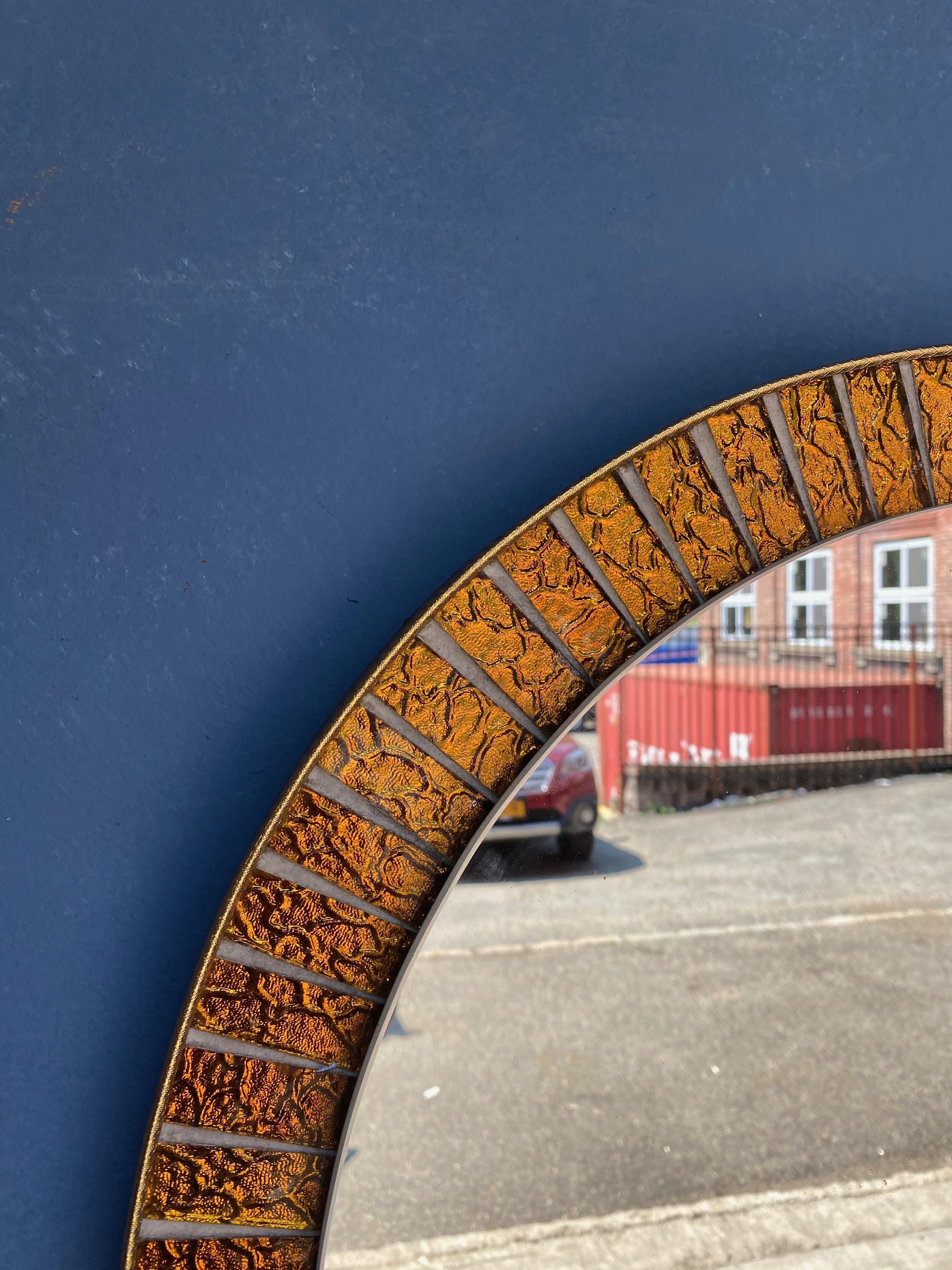 Milieu du XXe siècle Miroir espagnol vintage des années 1960 avec cadre métallique en vente