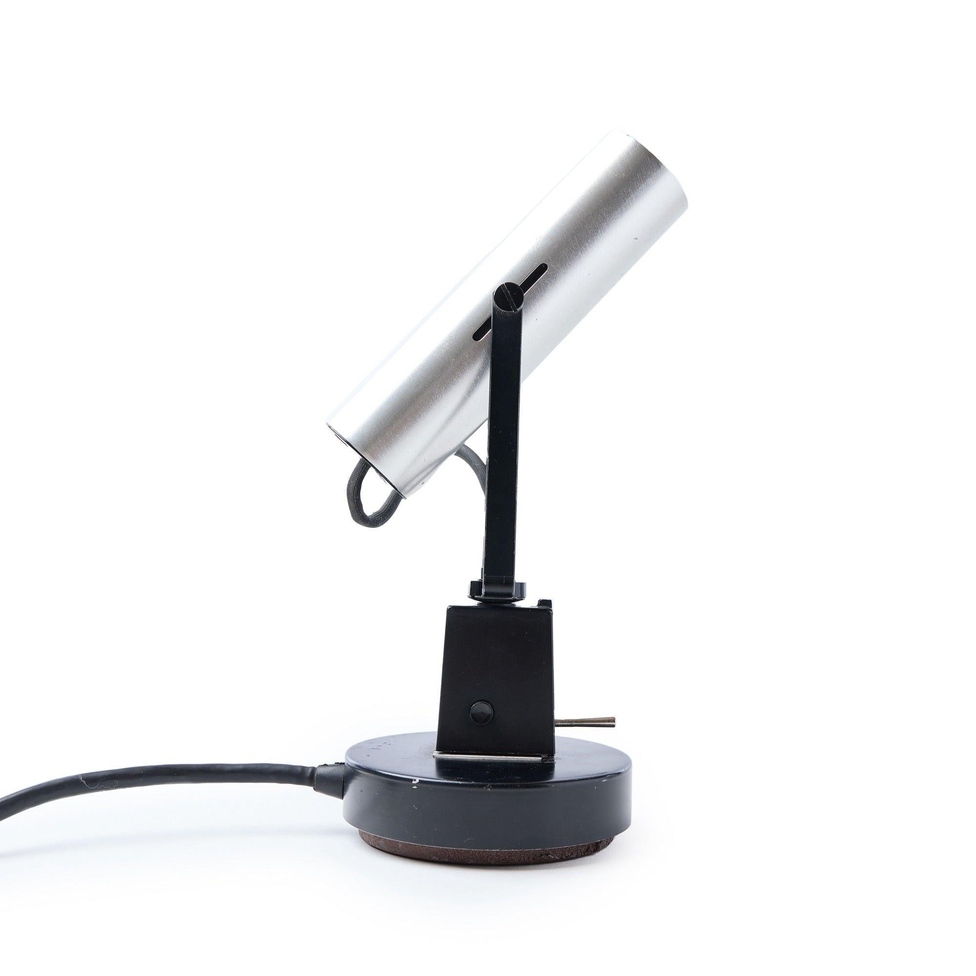Vintage 1960's Schwenkbare Tischlampe von Lightolier, 1960's im Zustand „Hervorragend“ im Angebot in Sagaponack, NY