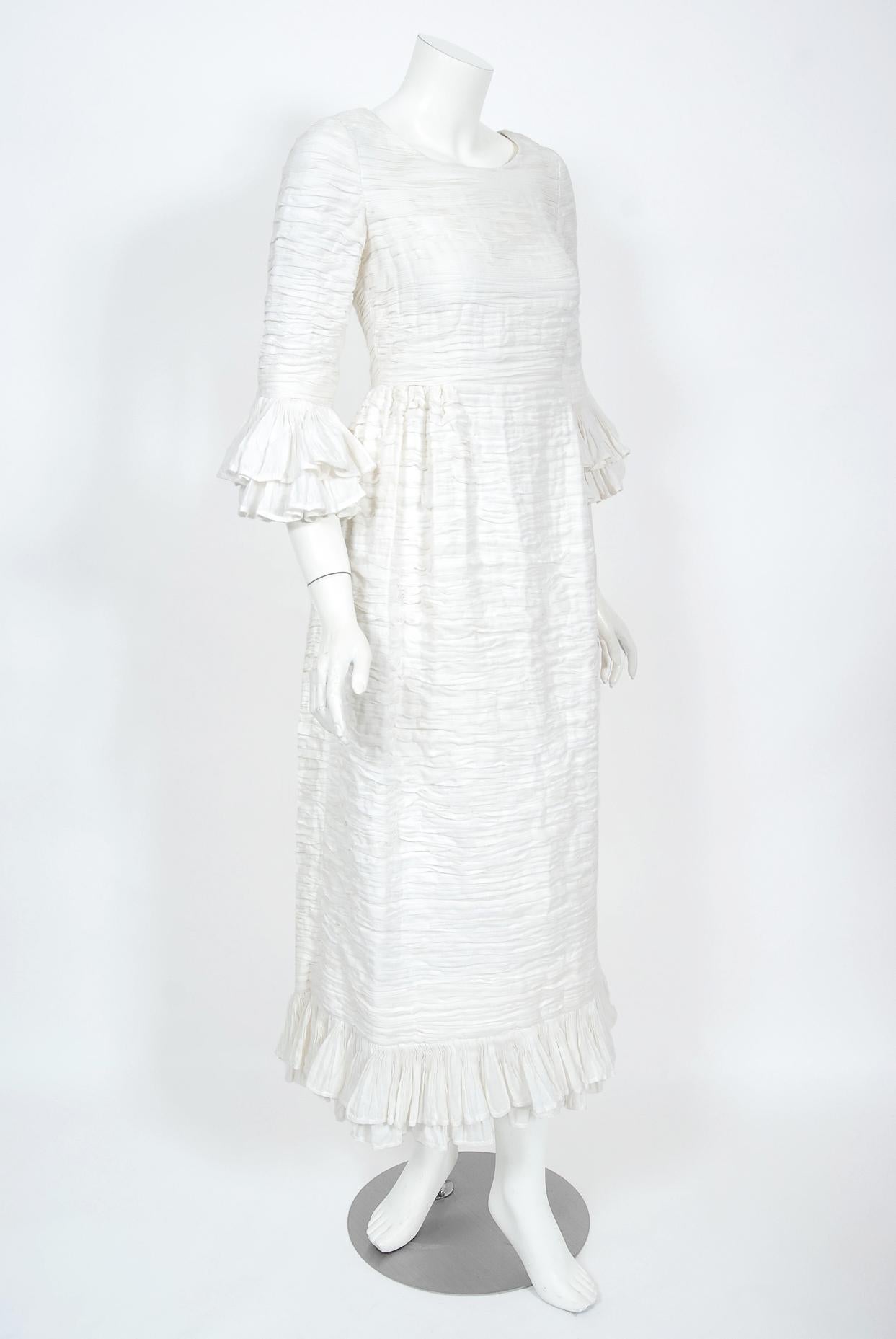 Vintage 1960's Sybil Connolly Couture Pleated White Linen Bell-Sleeve Dress For Sale 2