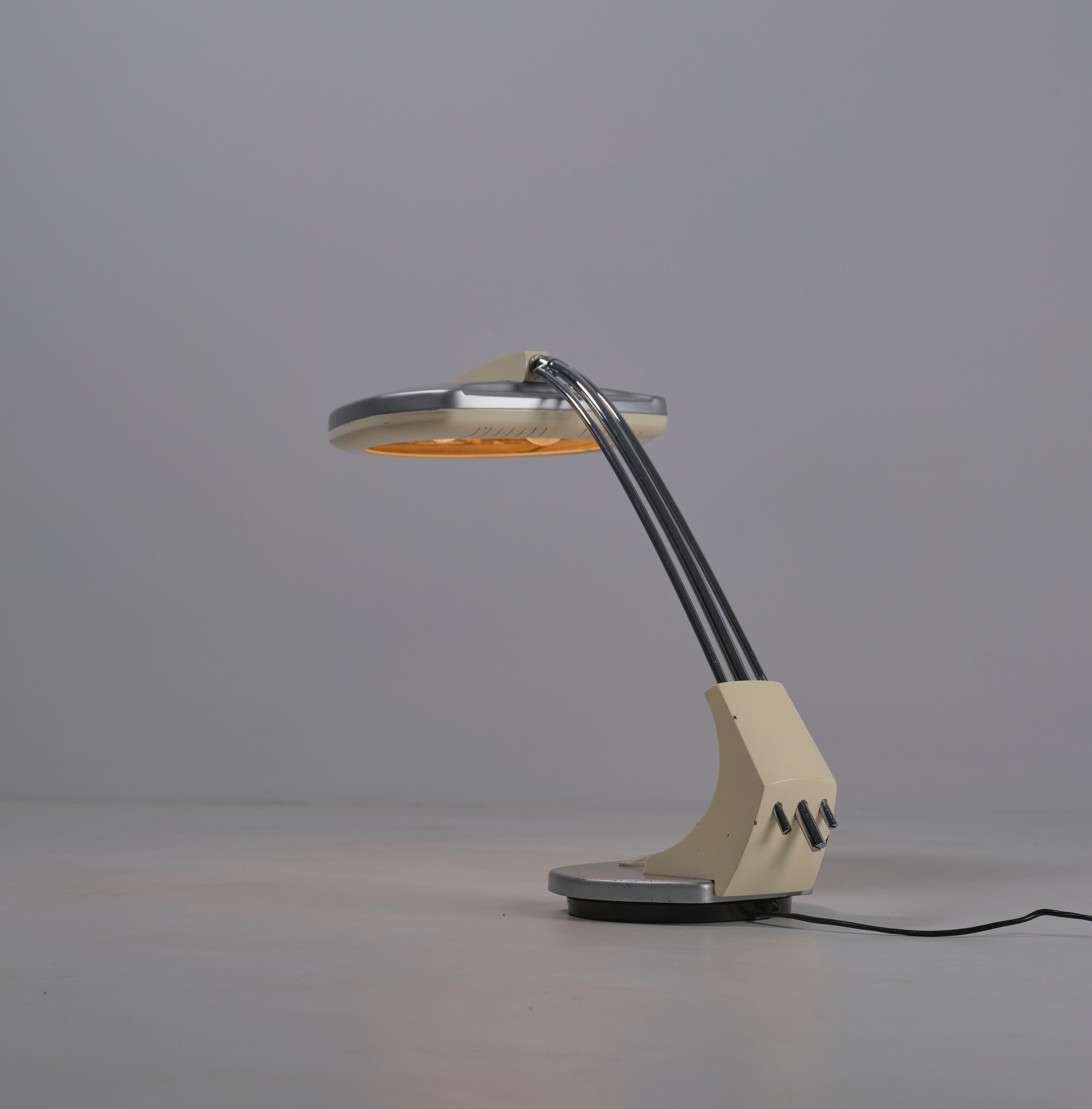 Mid-Century Modern Vintage 1960s Table Lamp: Steel and Cream Lacquered Solid Wood For Sale