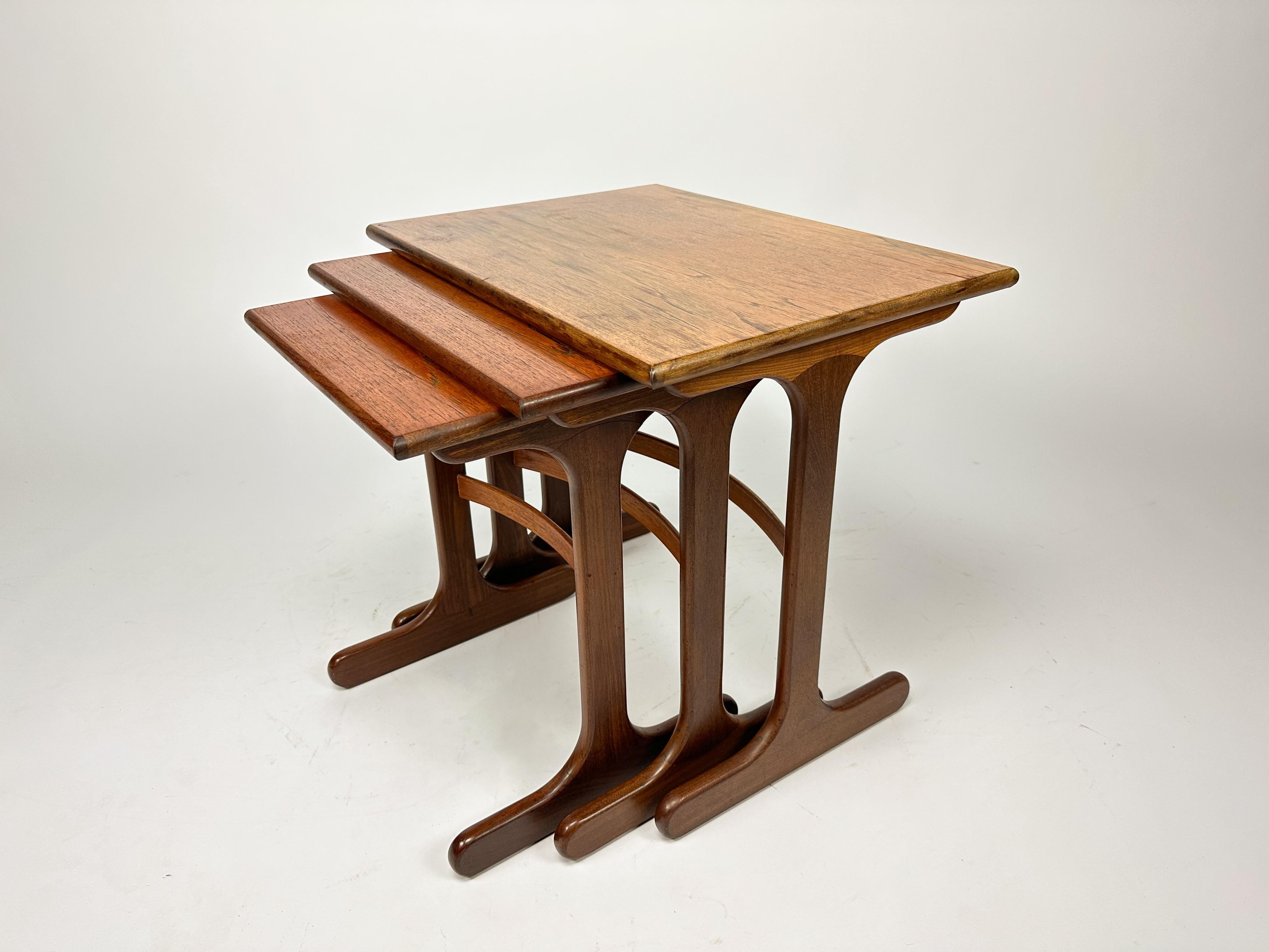 Teak Nido di tavoli G-Plan in teak vintage del 1960, tavolo da nido, design di metà secolo in vendita
