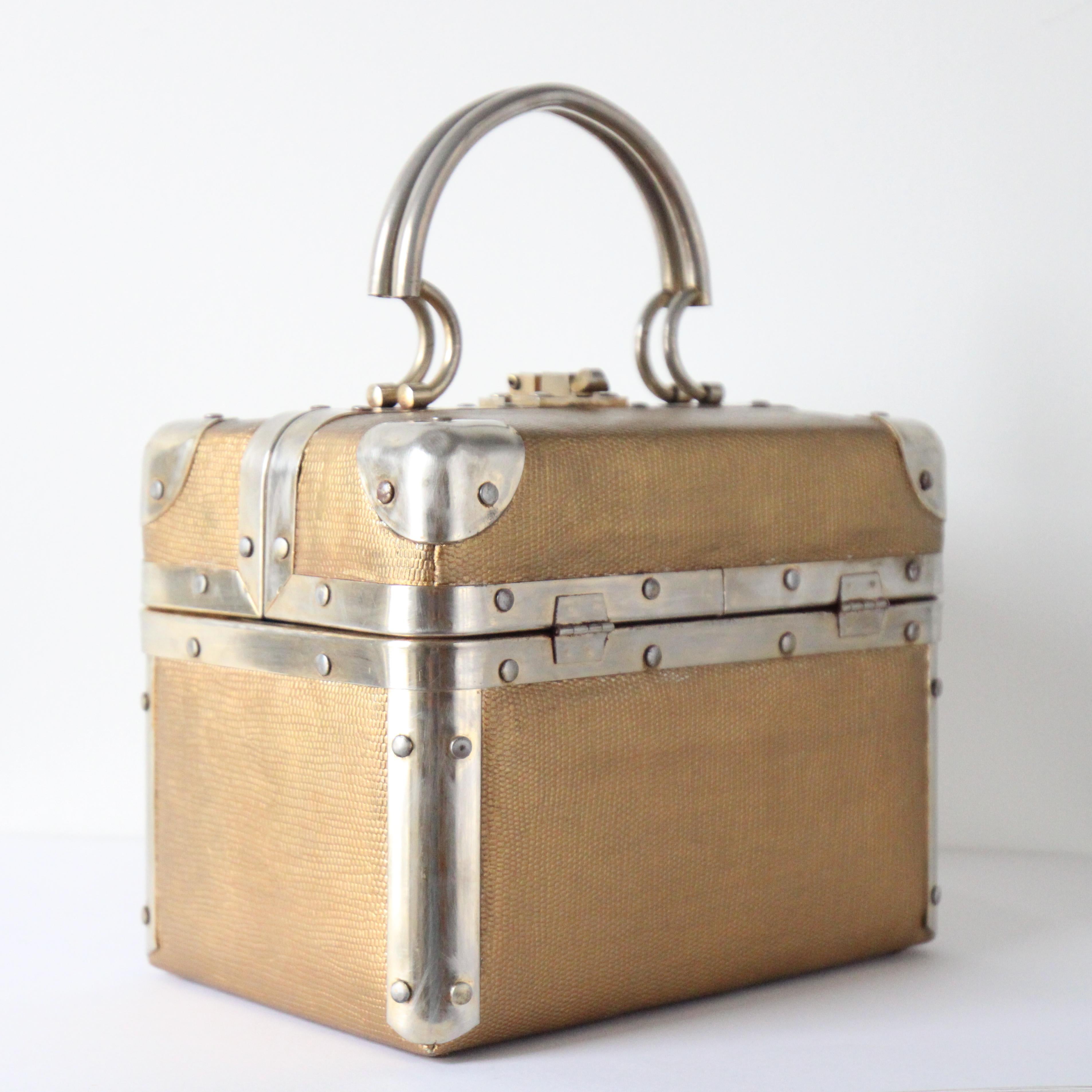Vintage 1960's Textured Gold Painted Dellil Handbag 1960's Gold Box Bag In Good Condition For Sale In Cheltenham, GB