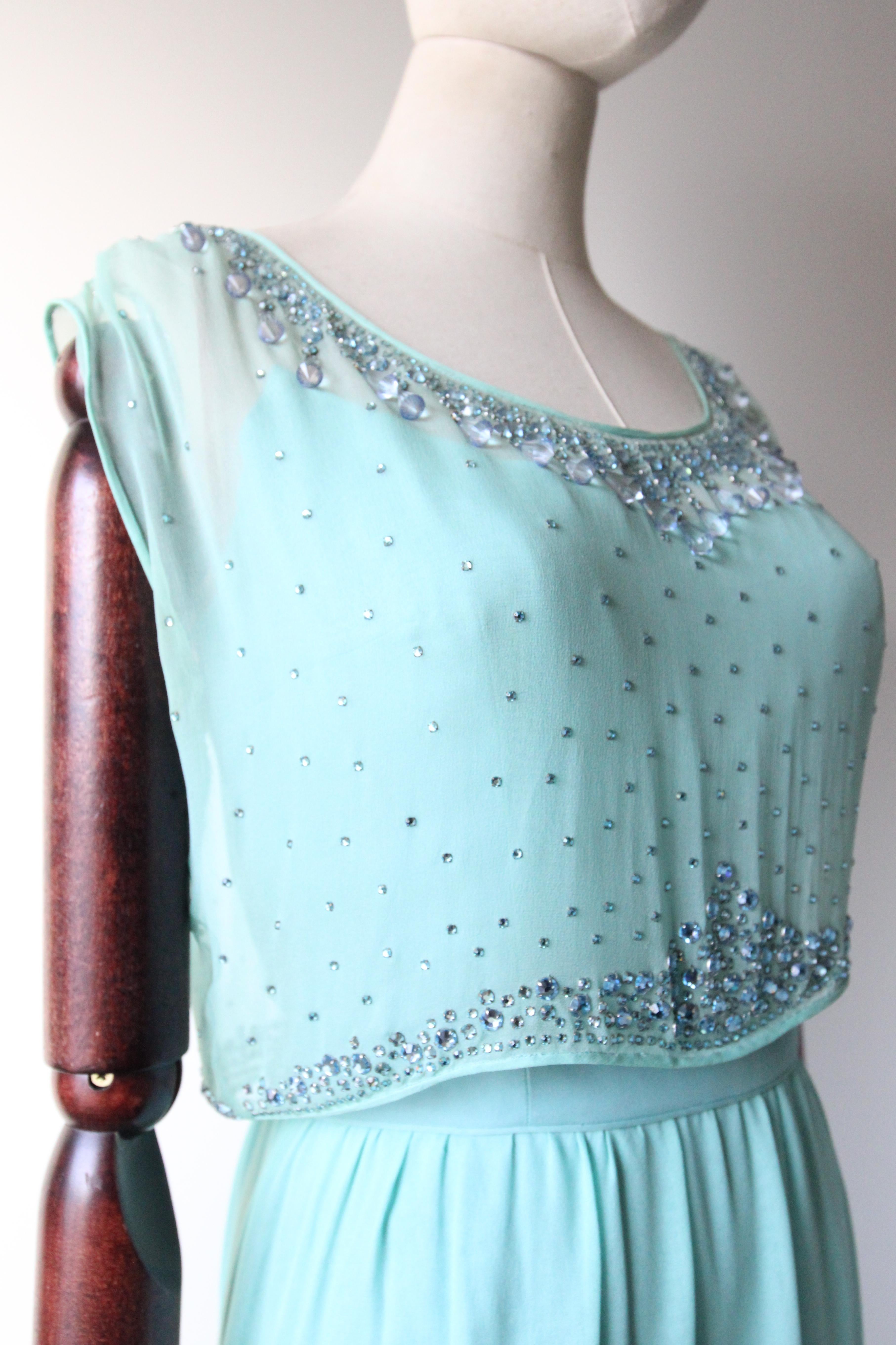 Vestido de noche vintage años 60 Tiffany azul de gasa de seda con pedrería UK 8 US 4 en venta 7