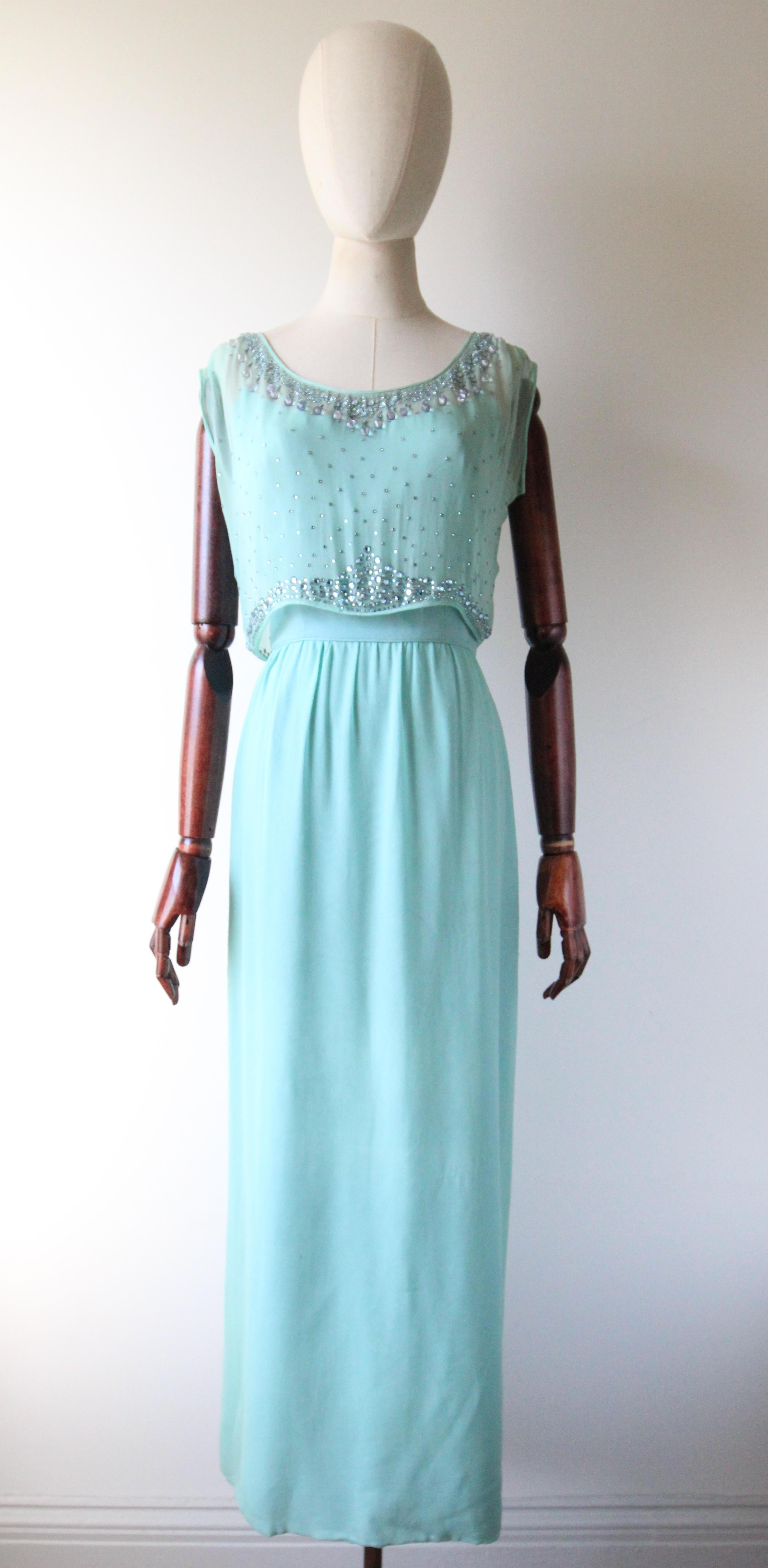 Vestido de noche vintage años 60 Tiffany azul de gasa de seda con pedrería UK 8 US 4 en venta 4