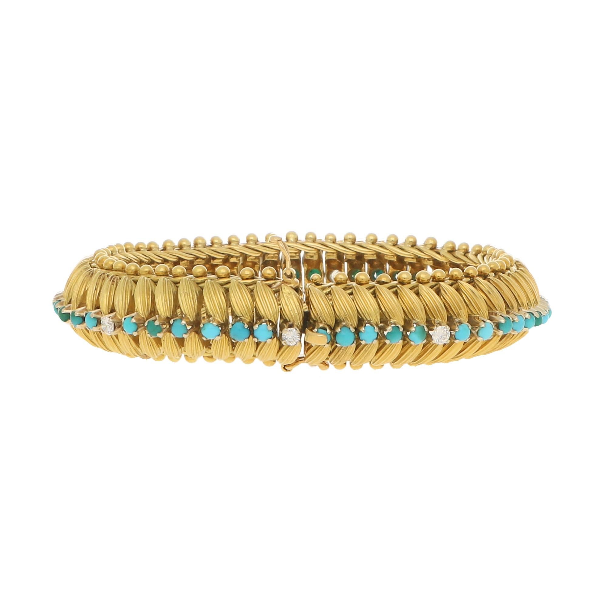 Vintage 1960s Turquoise and Diamond Bracelet in 18 Carat Yellow Gold 0.30 Carat In Good Condition In London, GB