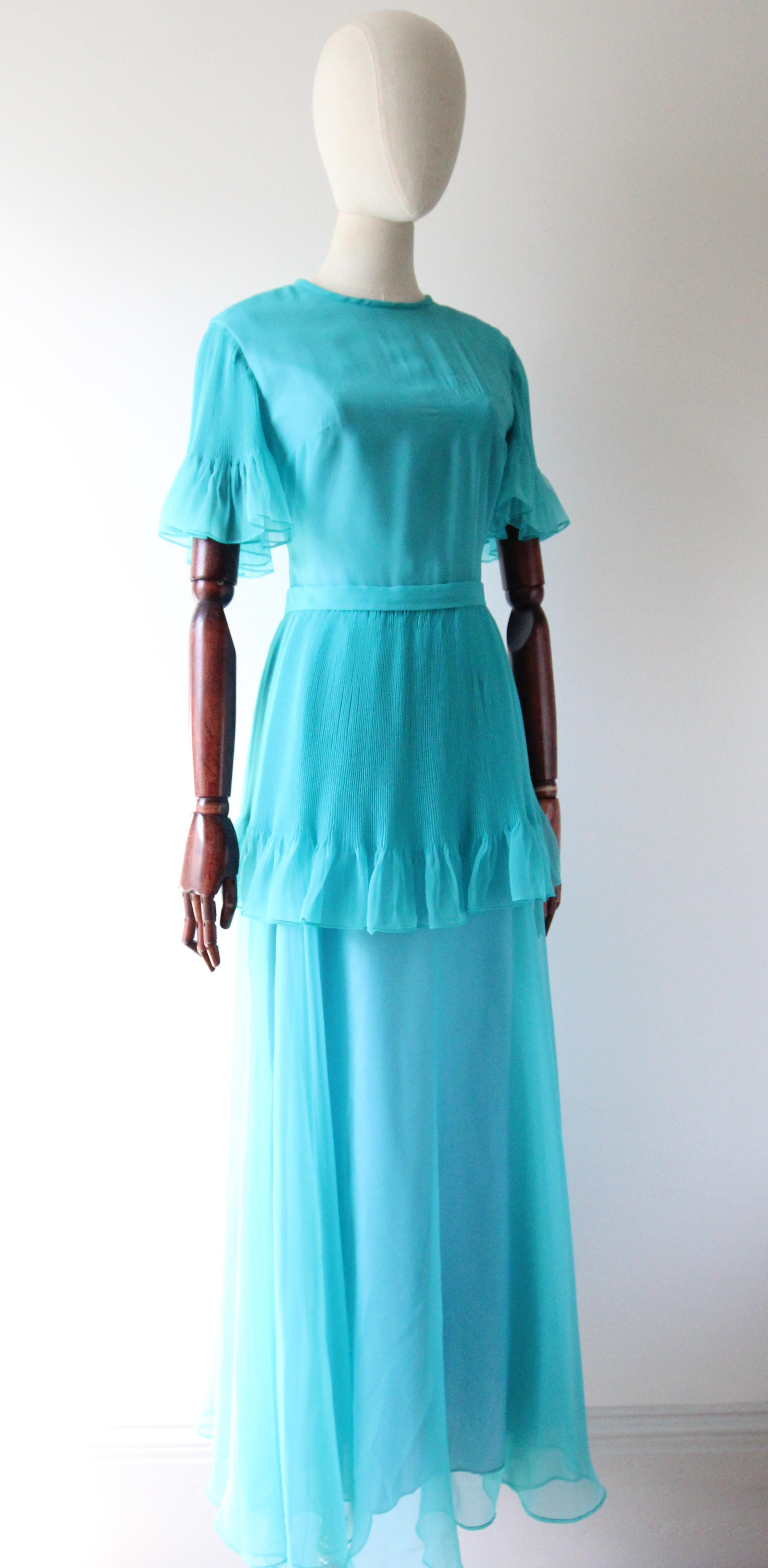 Vintage 1960's türkis plissiertes Kleid original 1960s gestaffeltes plissiertes Kleid UK 8 im Zustand „Gut“ im Angebot in Cheltenham, GB