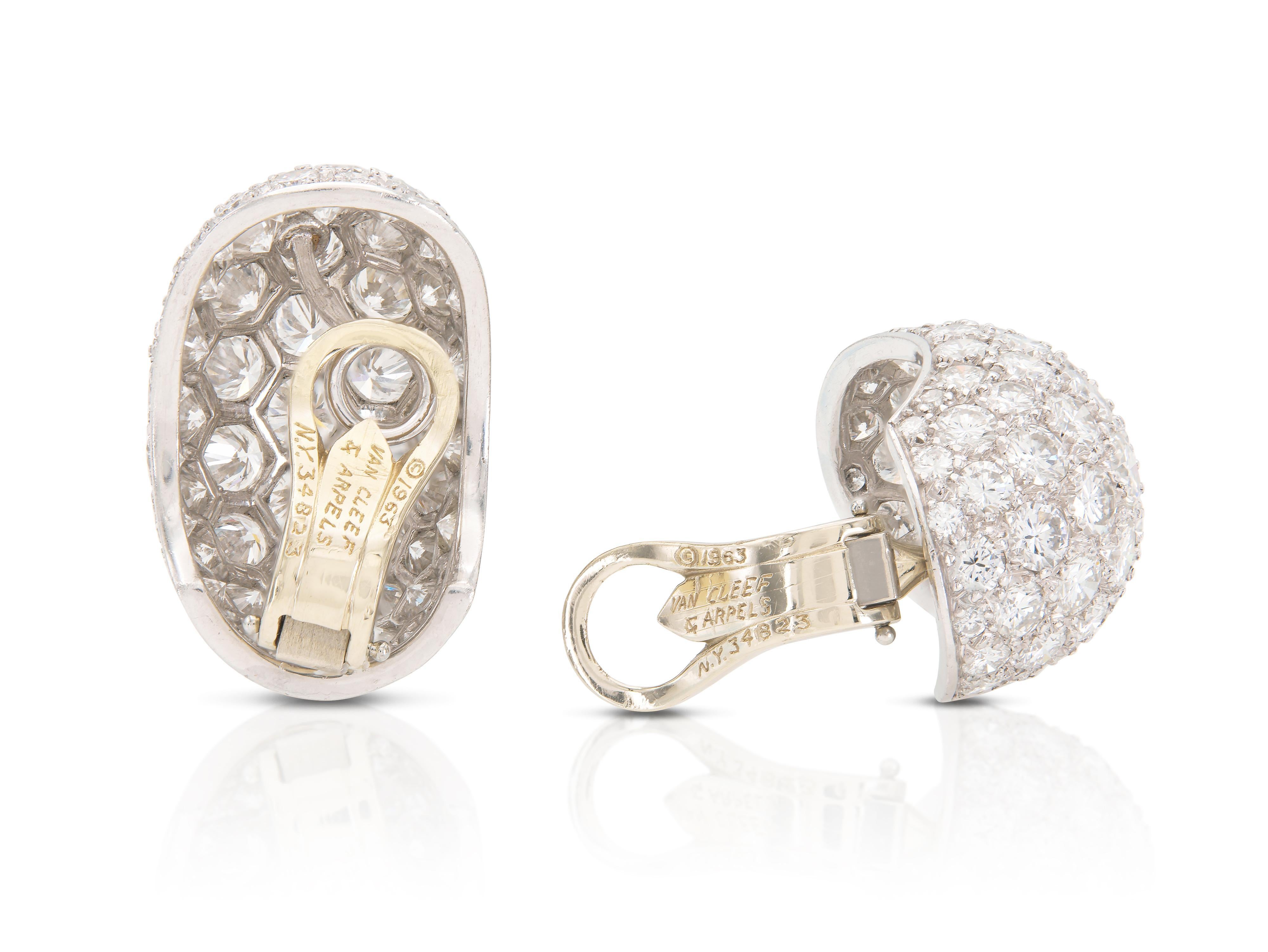 Pendientes bomba de diamantes de 18,00 quilates Van Cleef & Arpels de la época de 1960 en Bueno estado para la venta en New York, NY
