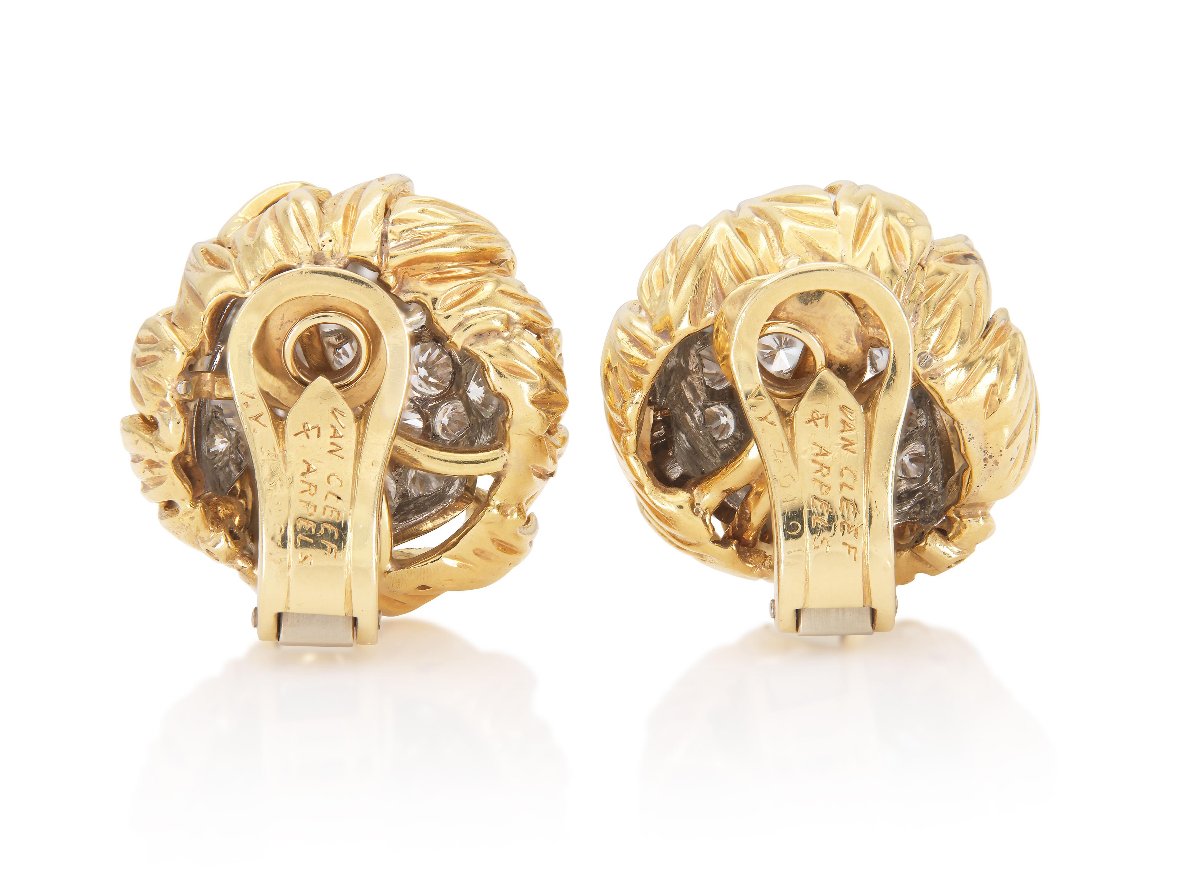 Pendientes vintage de oro y diamantes de 8,00 quilates Van Cleef & Arpels de los años 60 en Bueno estado para la venta en New York, NY