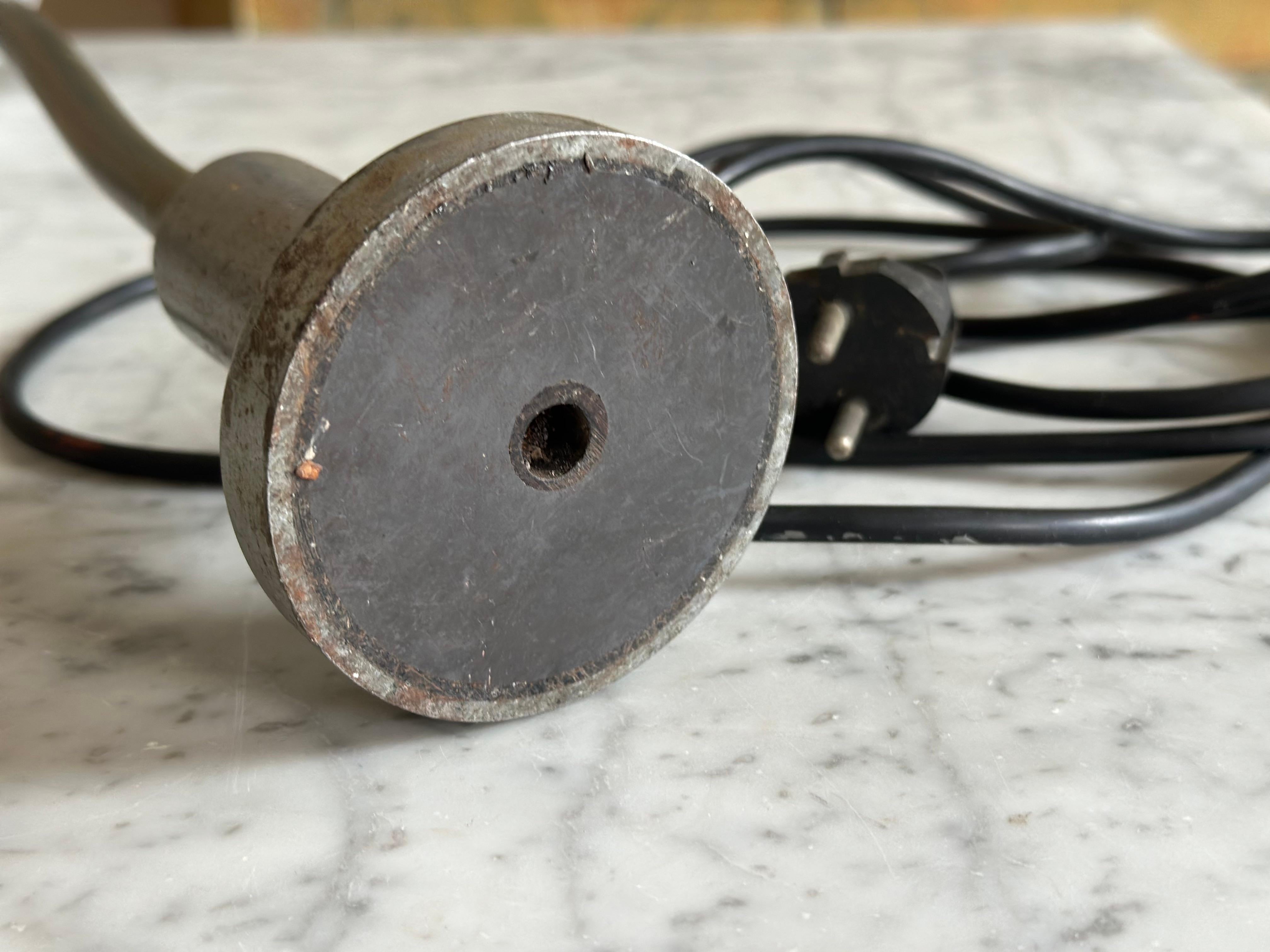 Vintage 1960s Velux Industrial Magnetic Lamp with Flexible Neck For Sale 3
