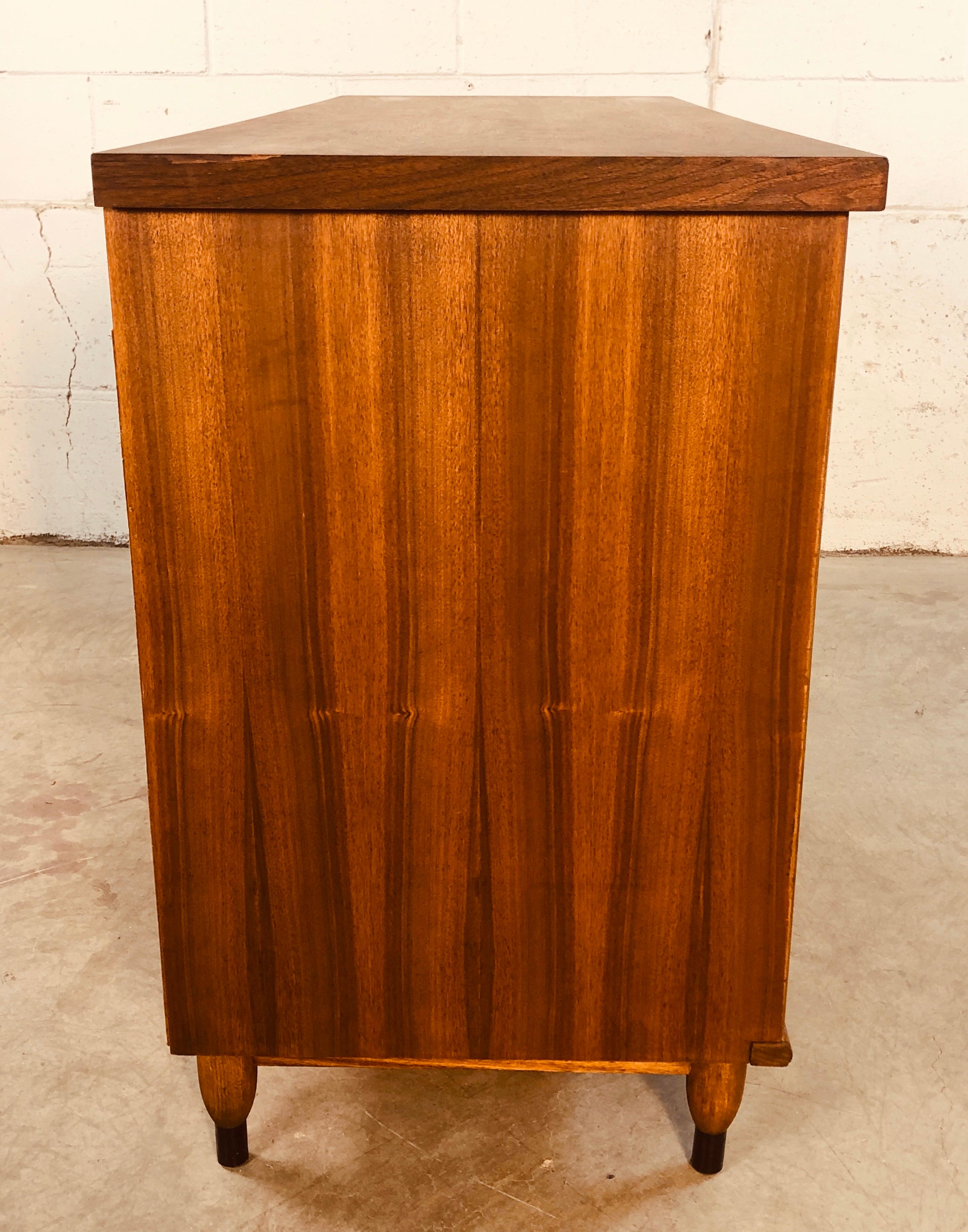 Vintage 1960s Walnut 8-Drawer Low Dresser For Sale 1