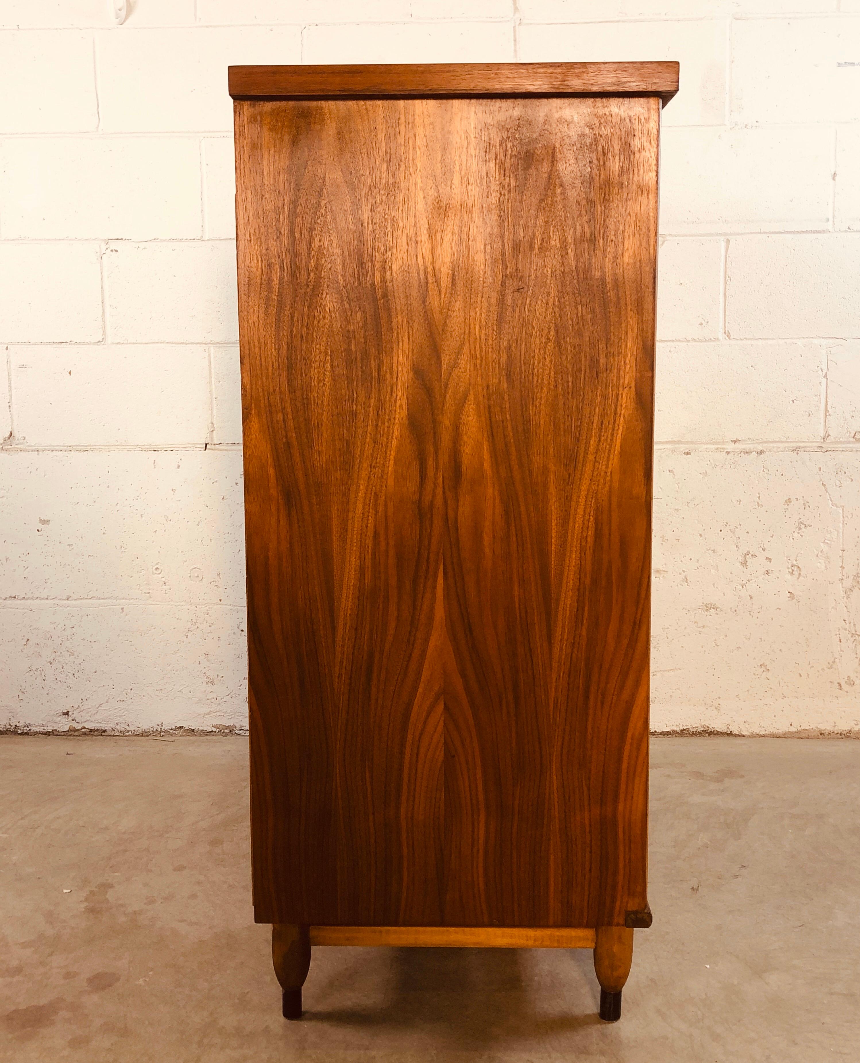 20th Century Vintage 1960s Walnut Wood Dresser For Sale
