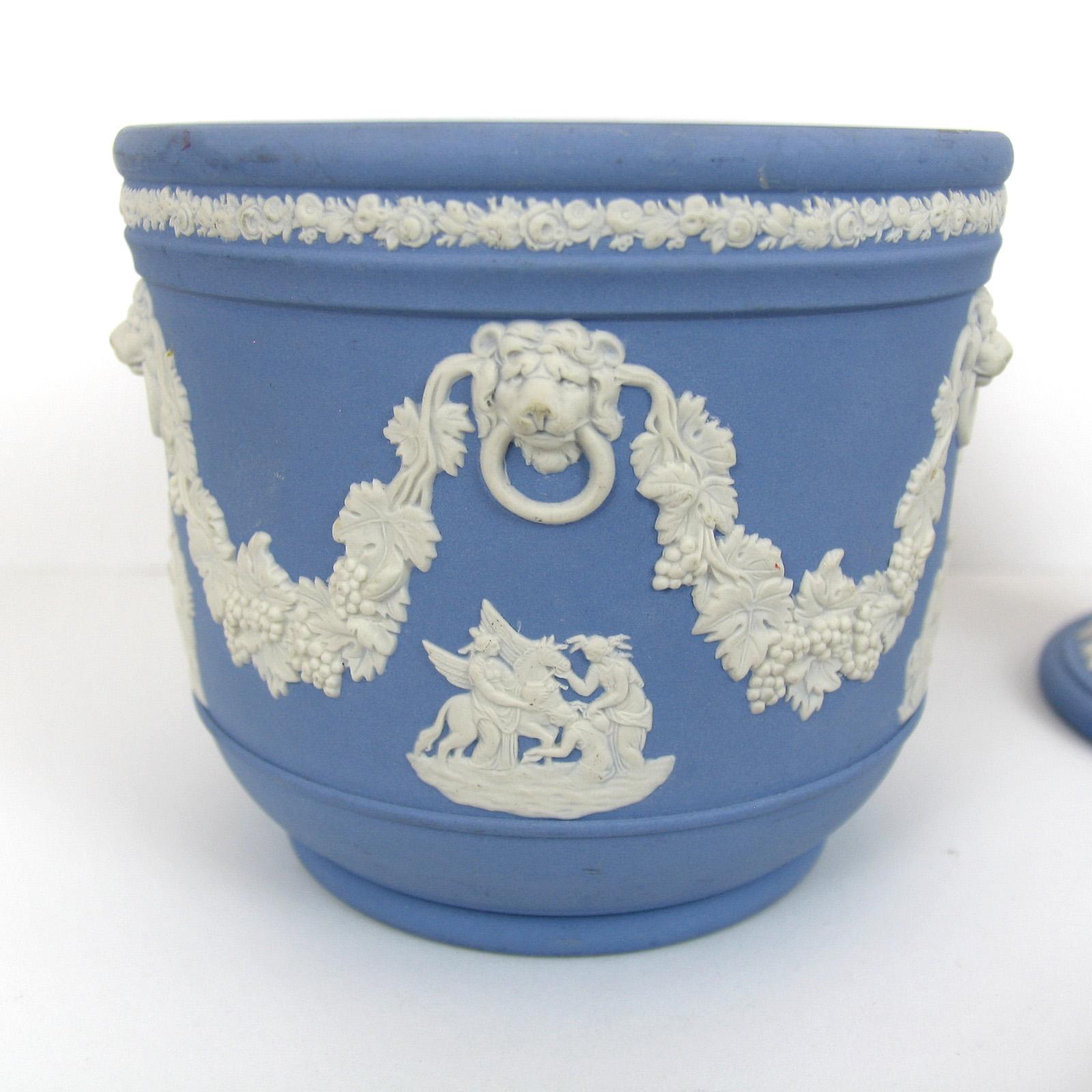 Vintage 1960s Wedgwood Jasperware Cream on Blue Ceramic Collection For Sale 4