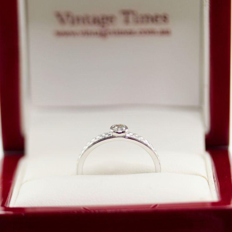 Brilliant Cut Vintage 1960's White Gold Solitaire Engagement Ring For Sale
