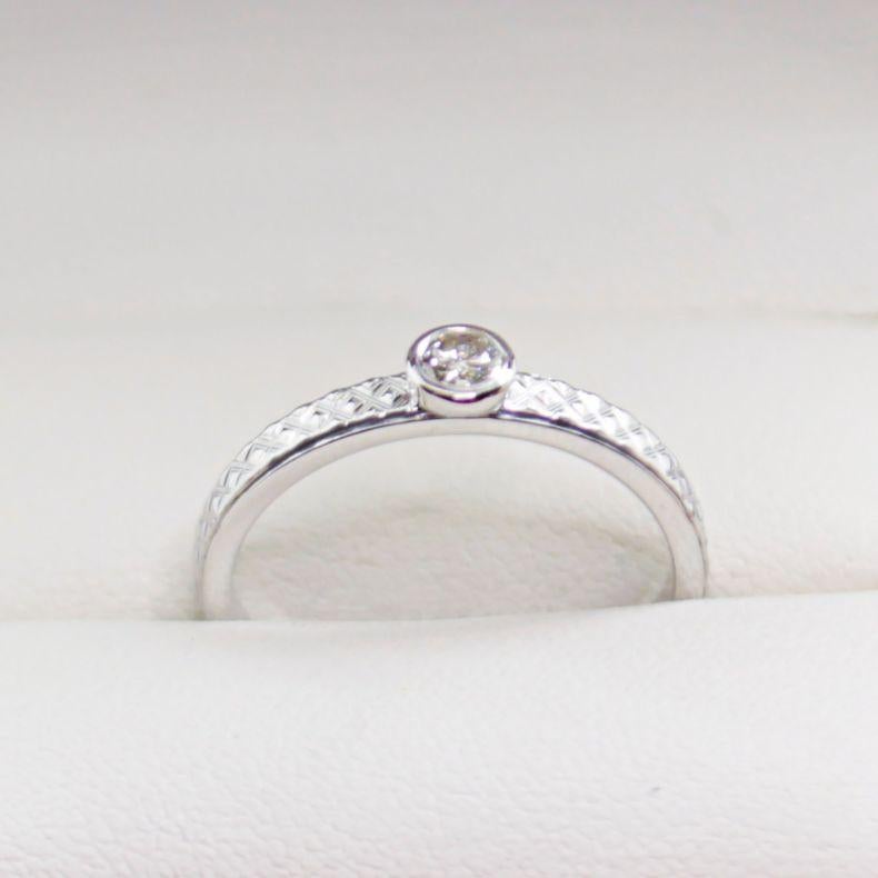 Vintage 1960's White Gold Solitaire Engagement Ring For Sale 3
