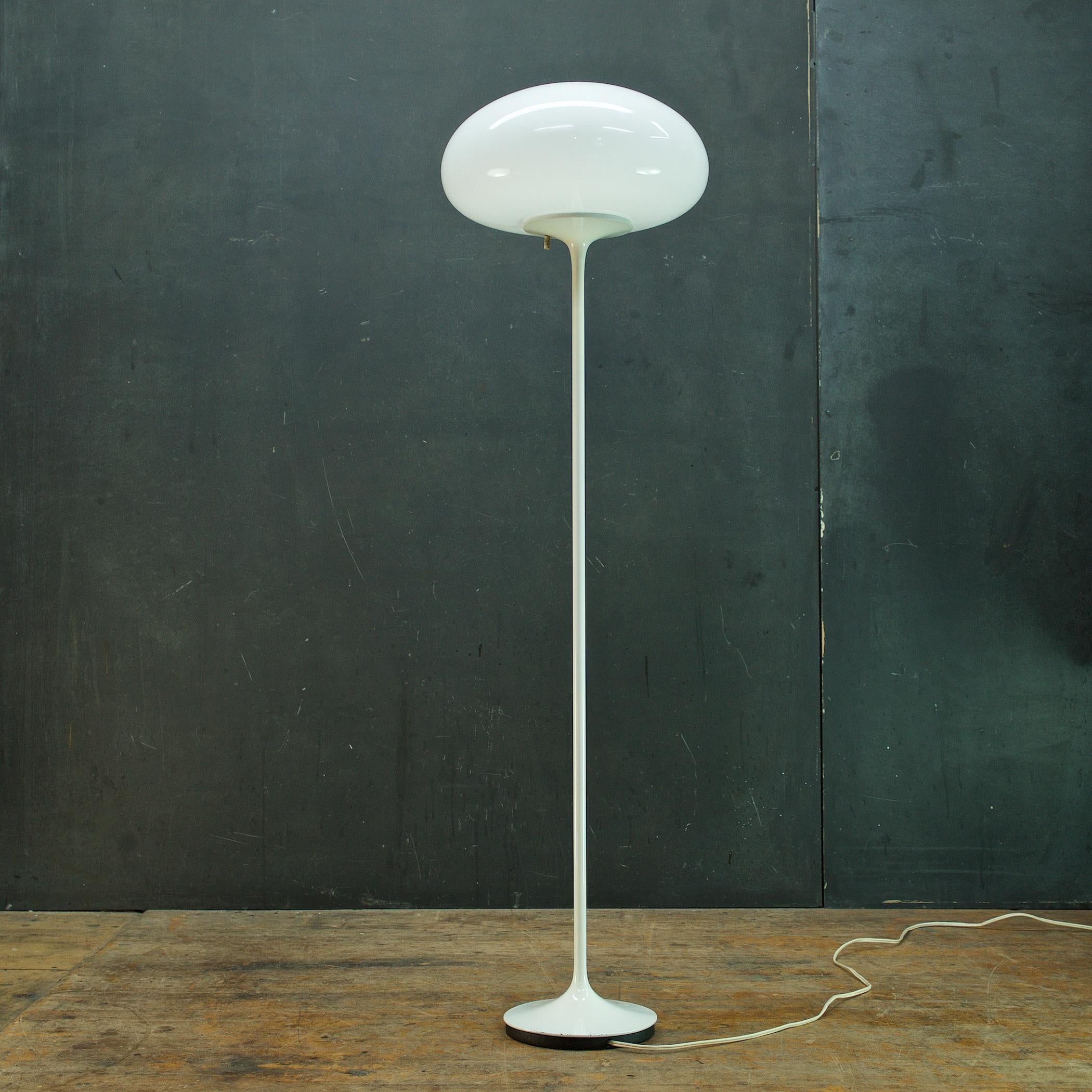 American Vintage 1960s White Stemlite Mushroom Floor Lamp Bill + Jackie Curry Design-Line