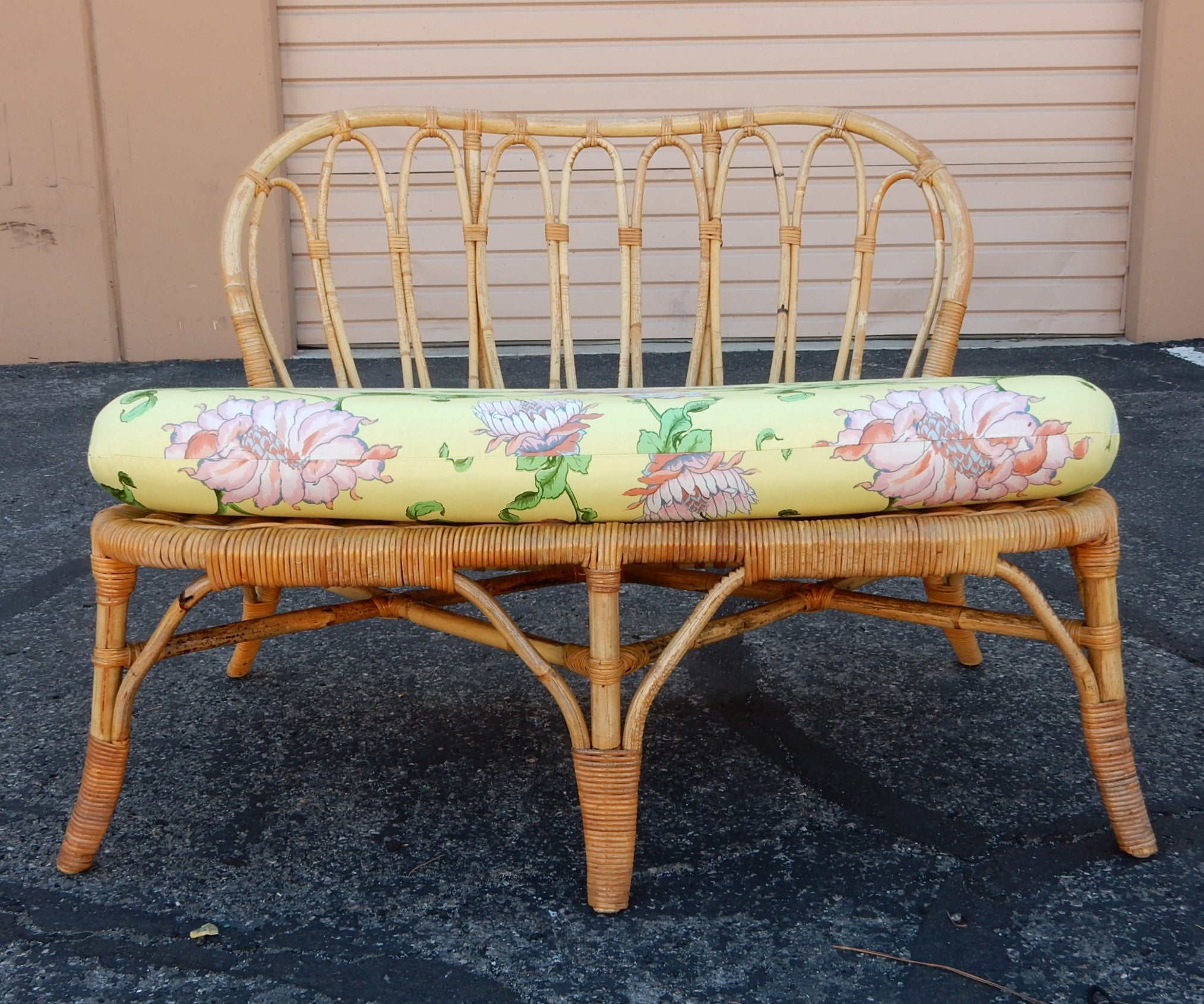 20th Century Vintage 1960's Wicker Rattan Patio Lounge Settee in Cohama Fabric For Sale