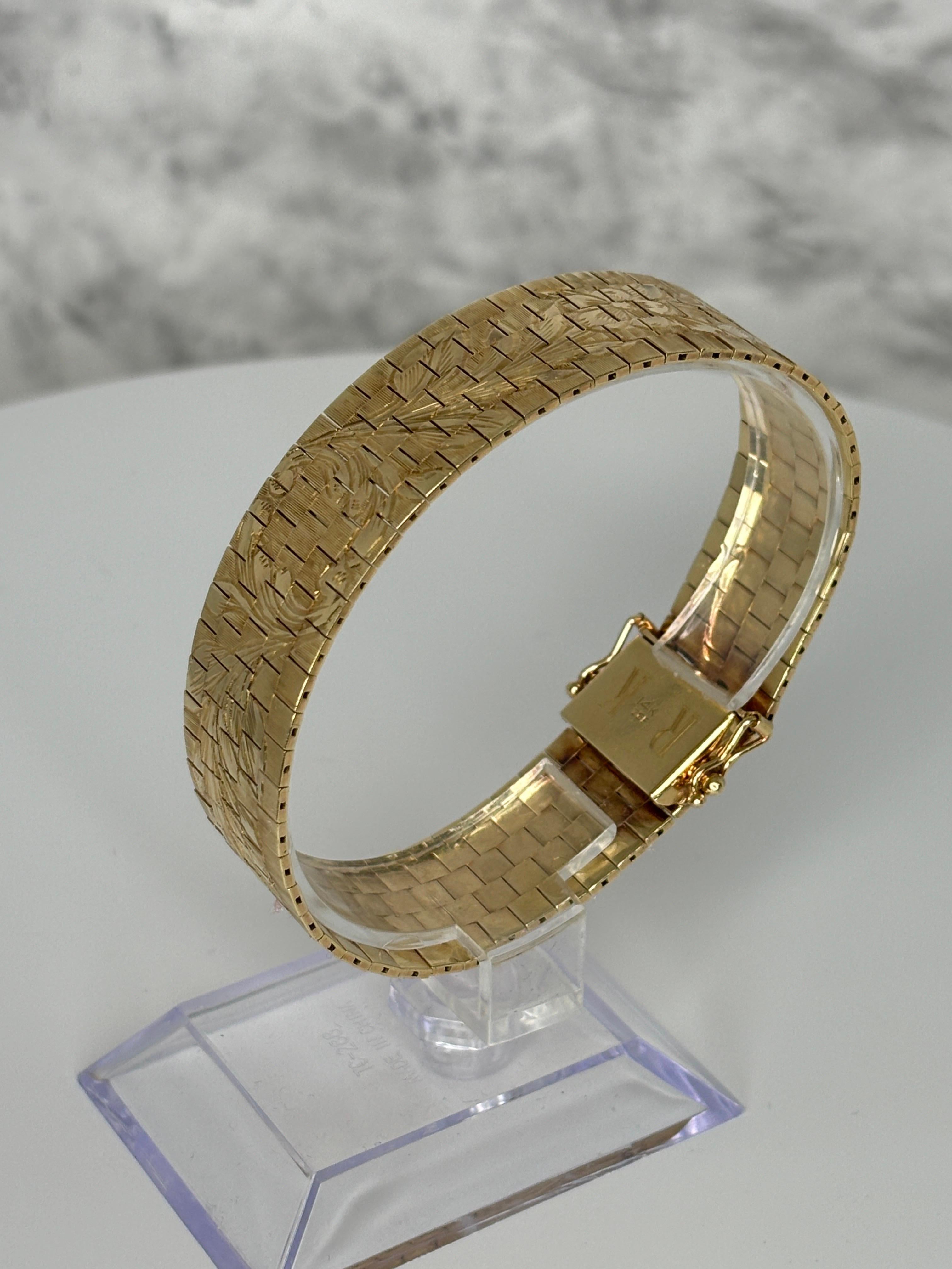 Bracelet large vintage des années 1960 en or jaune 14 carats avec motif de fleur gravé en vente 6