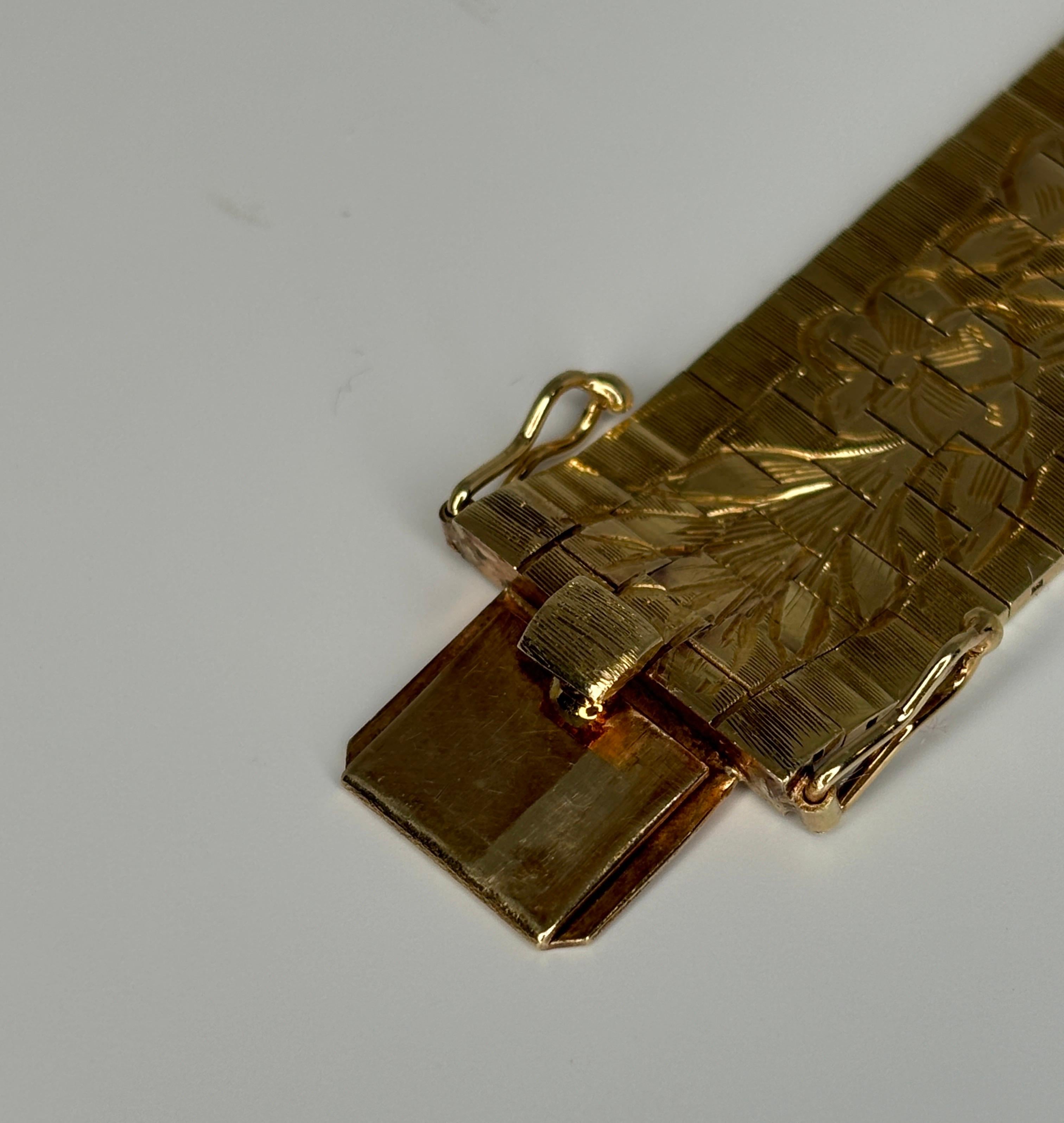 Bracelet large vintage des années 1960 en or jaune 14 carats avec motif de fleur gravé en vente 12