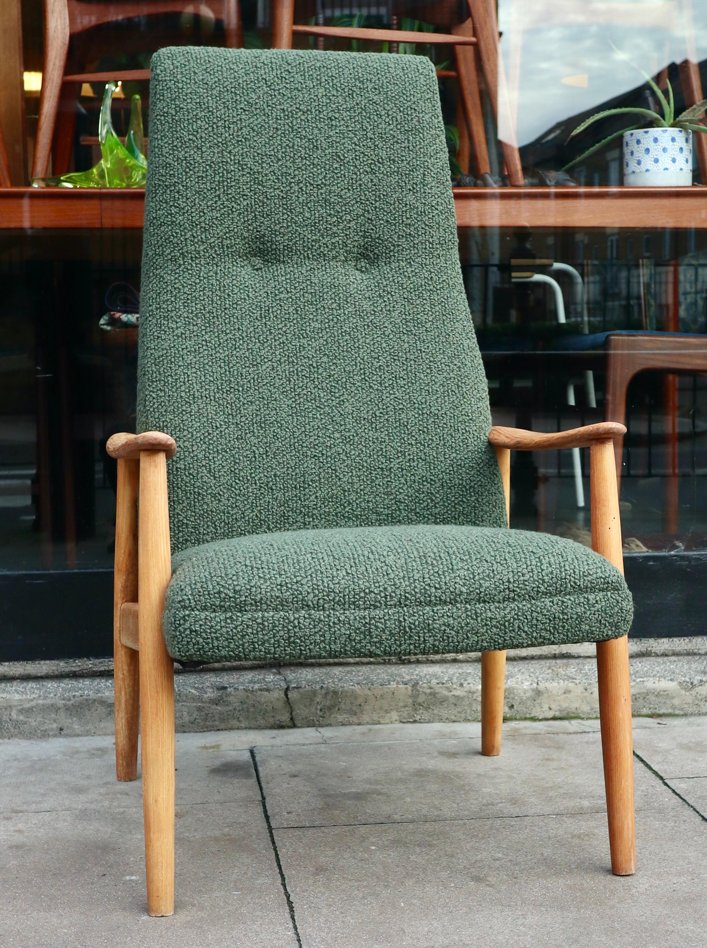 Vintage 1960s wood framed Danish lounge chair upholstered in moss green boucle. For Sale 4