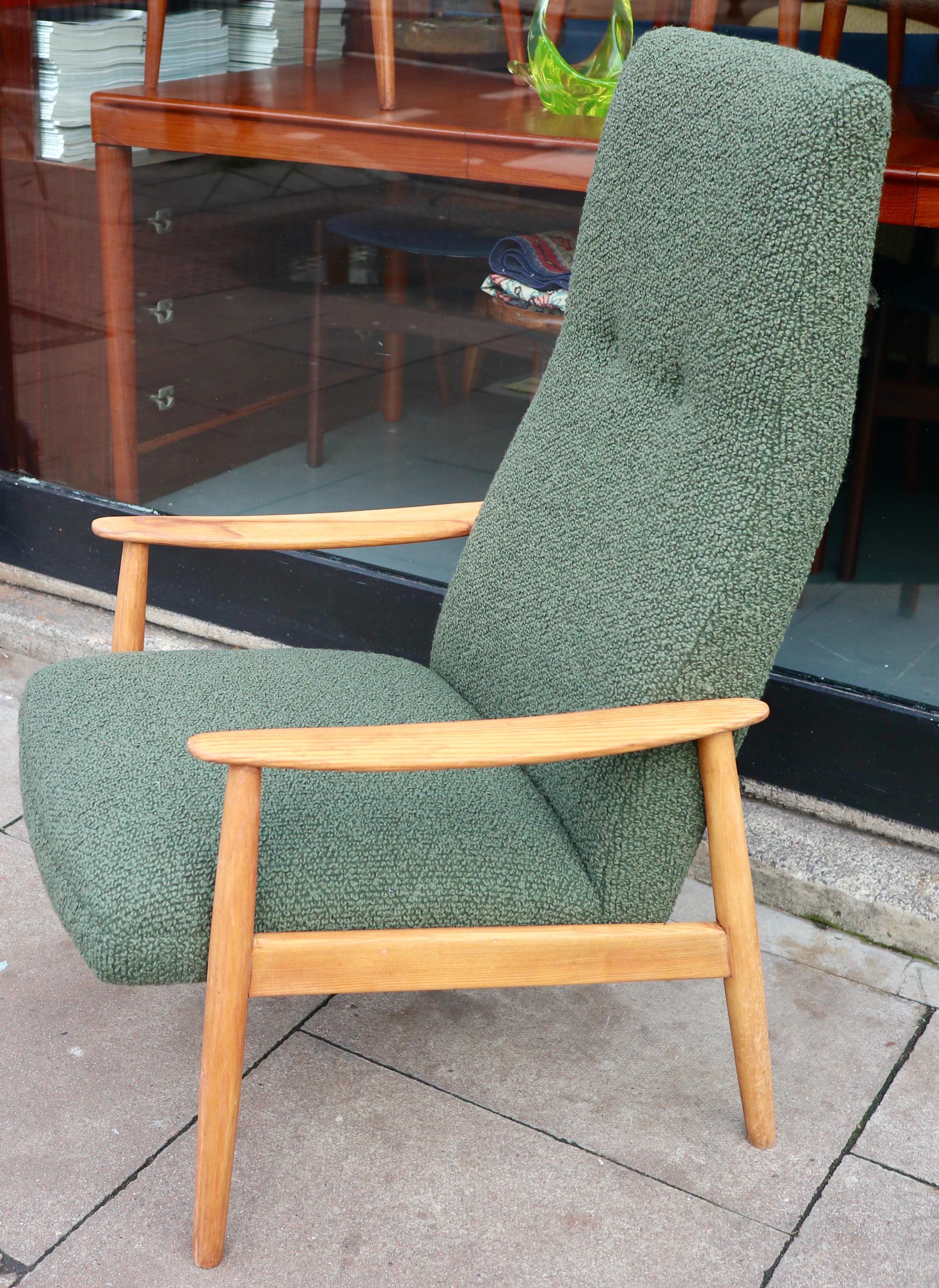 Vintage 1960s wood framed Danish lounge chair upholstered in moss green boucle. For Sale 5