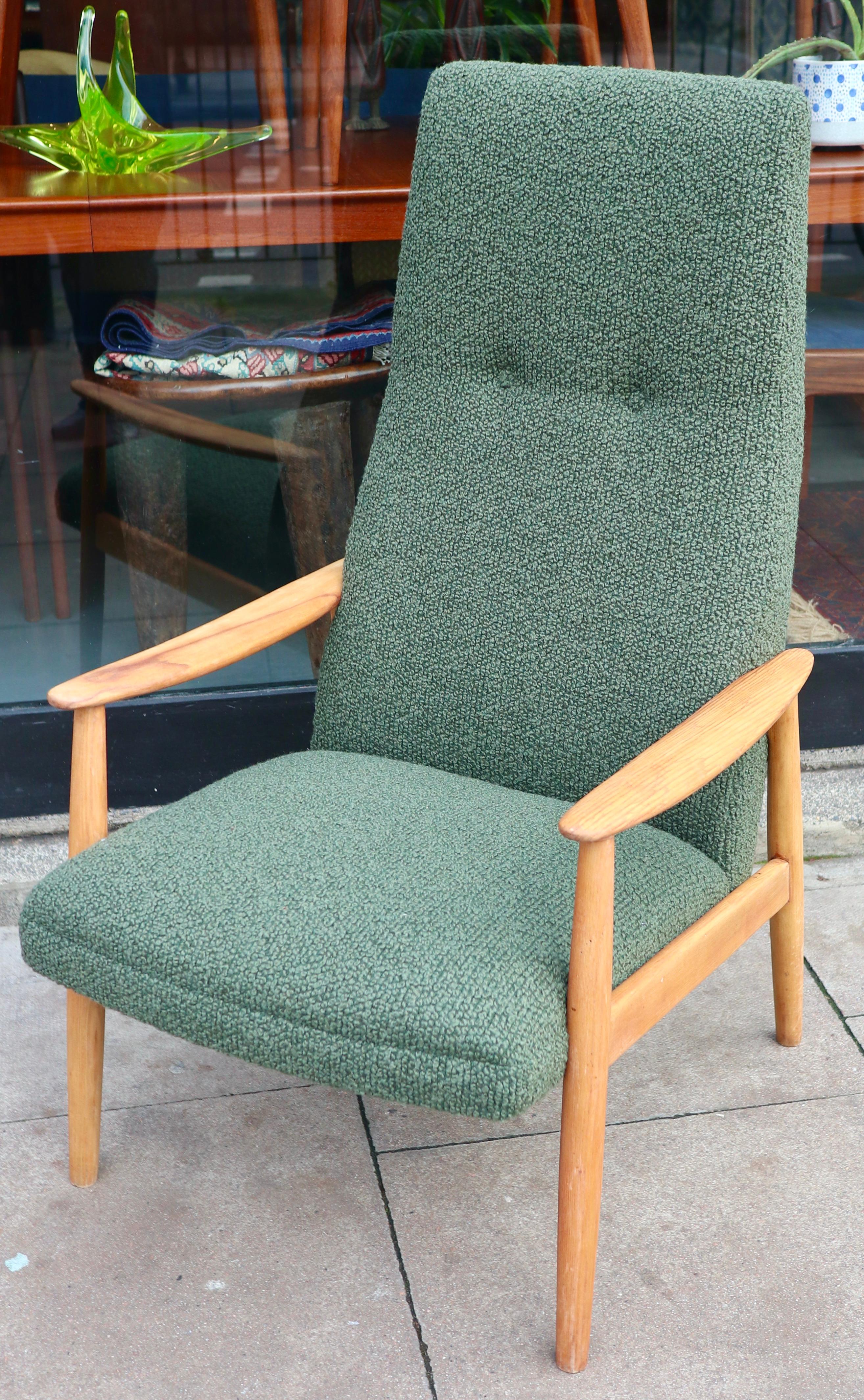 Vintage 1960s wood framed Danish lounge chair upholstered in moss green boucle. For Sale 2