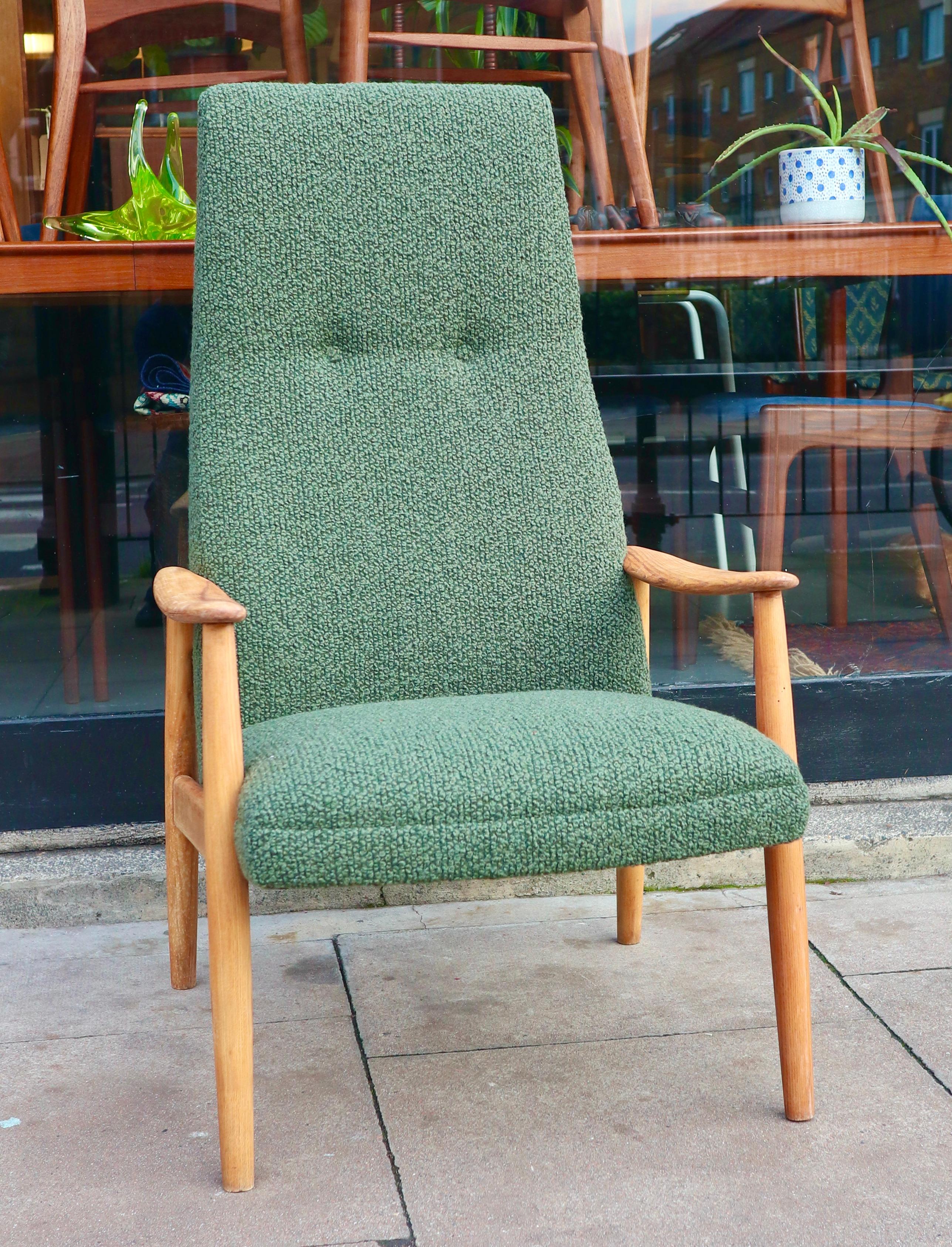 Vintage 1960s wood framed Danish lounge chair upholstered in moss green boucle. For Sale 3
