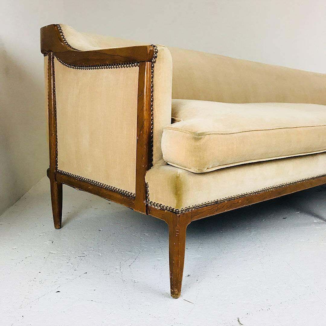 Vintage 1960s Holzverkleidetes Sofa von Tomlinson im Zustand „Gut“ in Dallas, TX