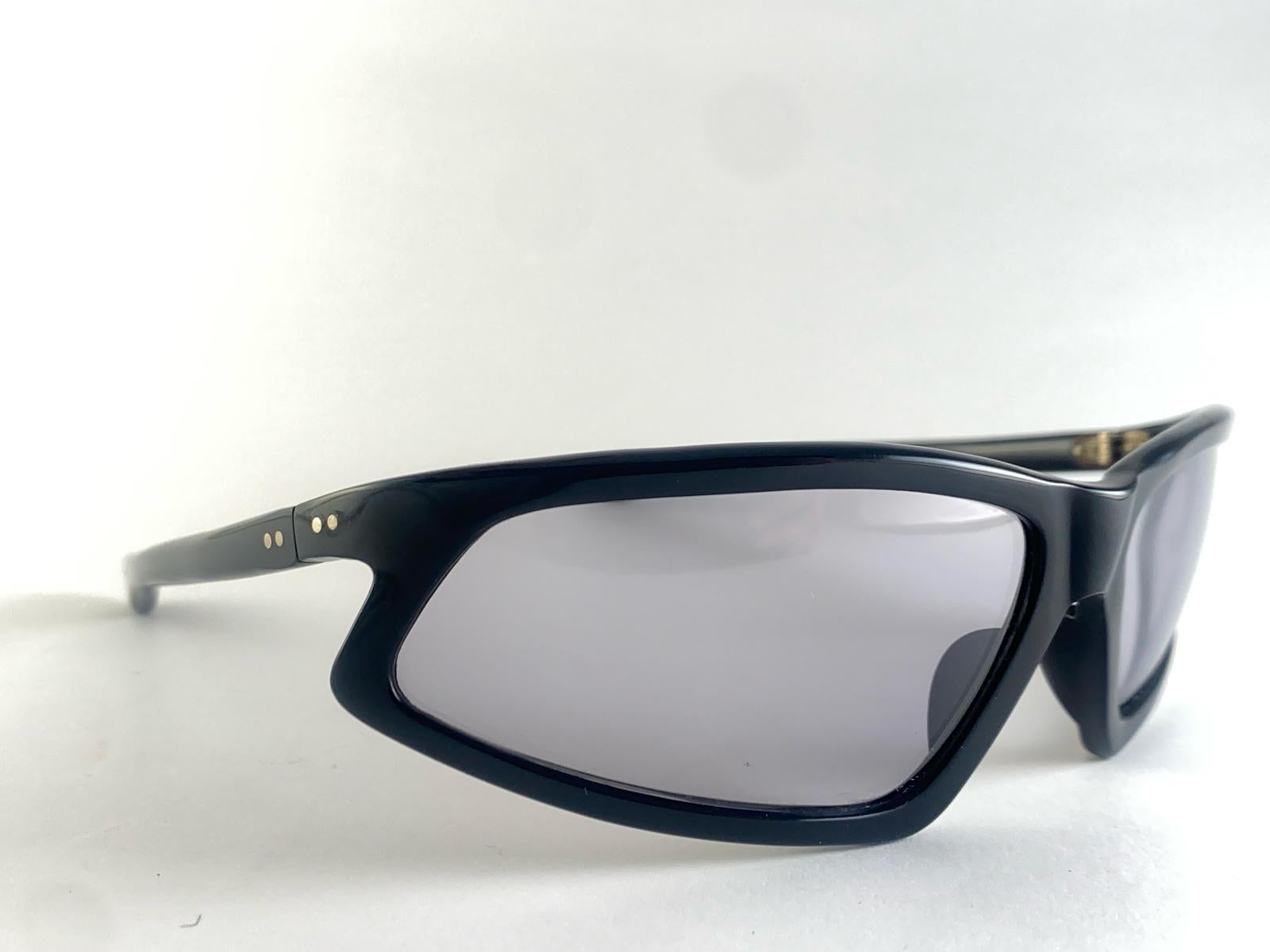 Women's or Men's Vintage 1960's Wrap Around Sleek Black Sunglasses Made In Italy For Sale