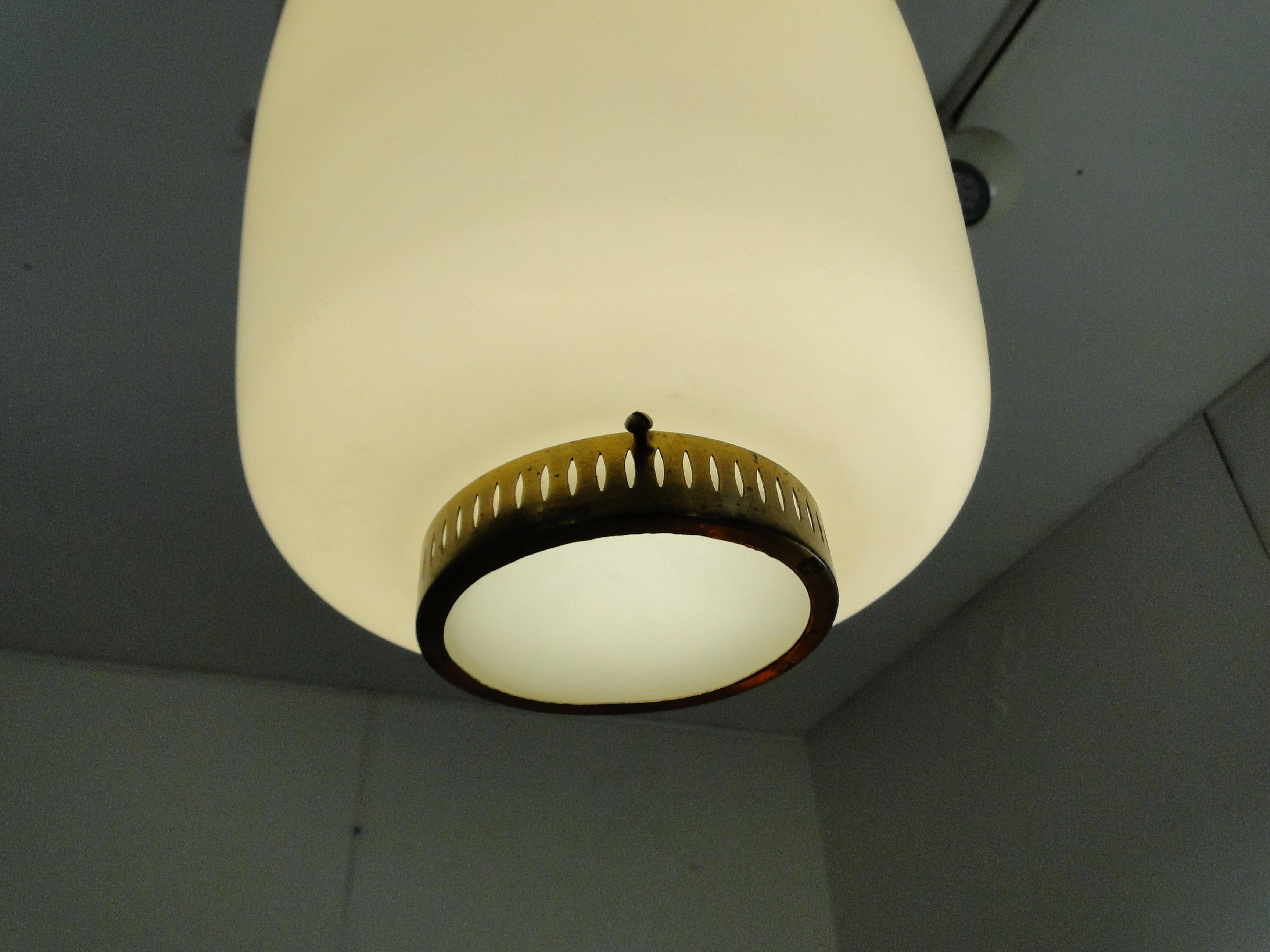 Danese Bent Karlby per Lyfa Lampada a sospensione Bernadette in ottone e vetro vintage Xl in vendita
