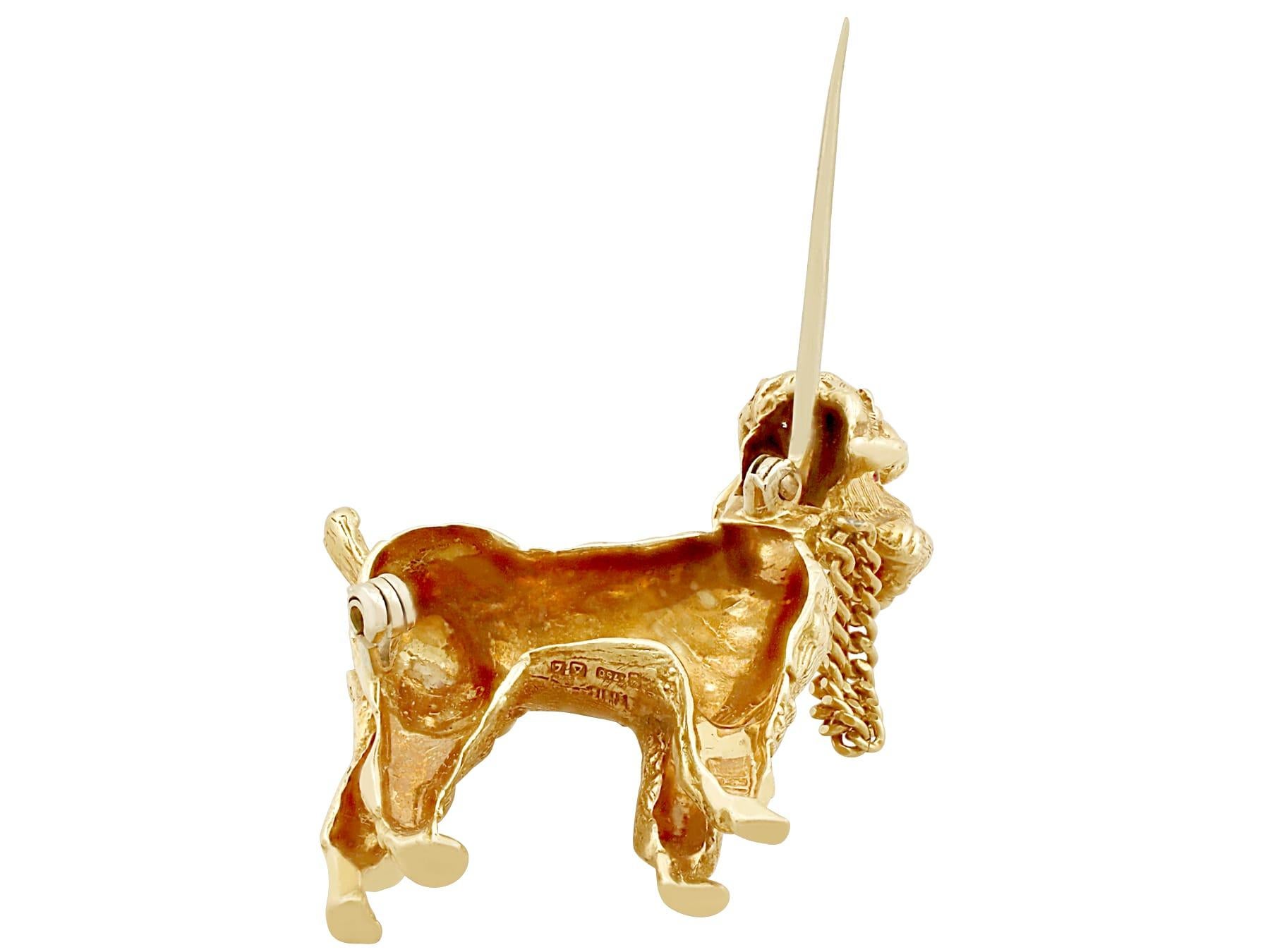 Vintage 1960s Yellow Gold Poodle Brooch In Excellent Condition For Sale In Jesmond, Newcastle Upon Tyne