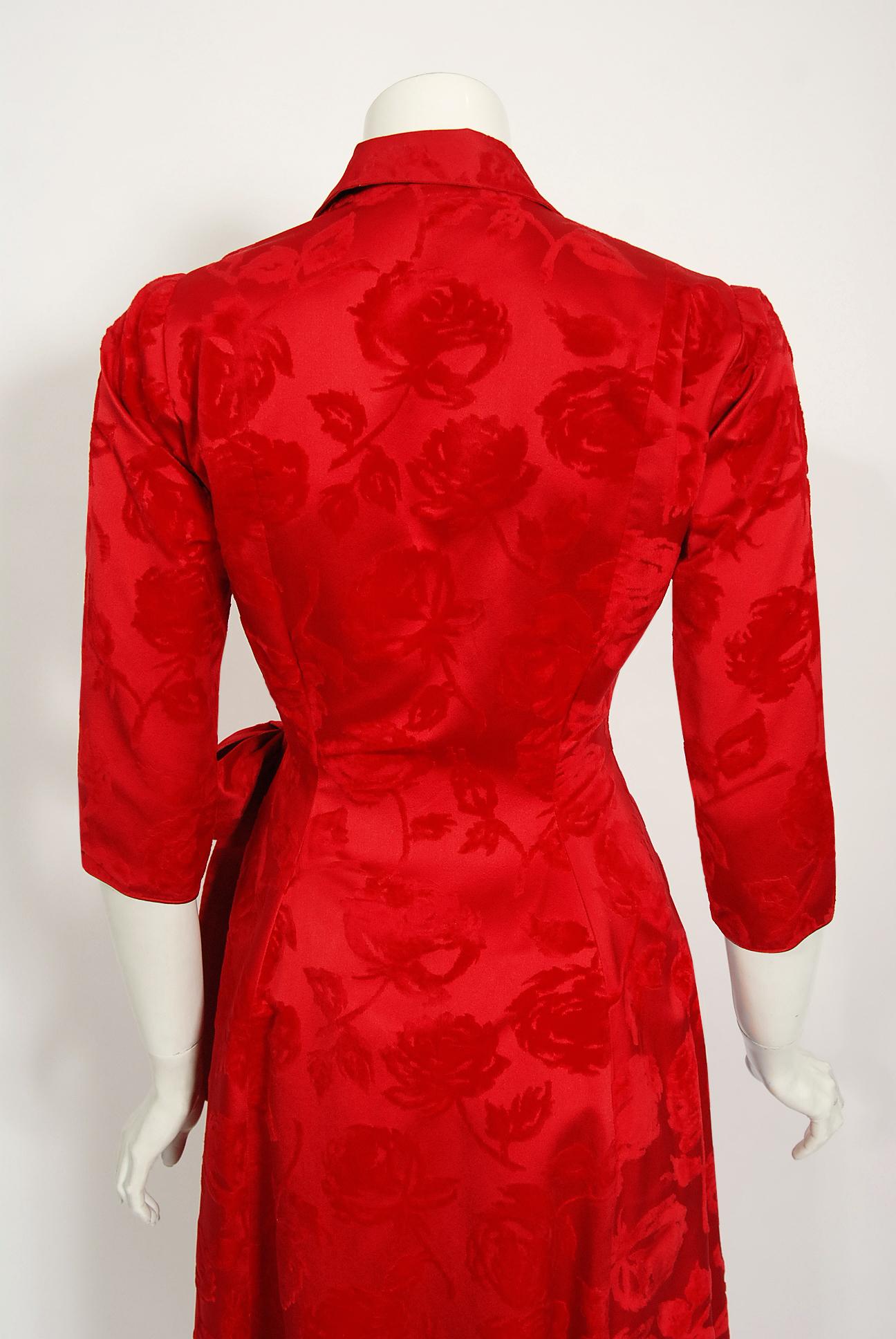 Vintage 1960s Juel Park of Beverly Hills Couture Red Roses Satin Dressing Gown For Sale 6