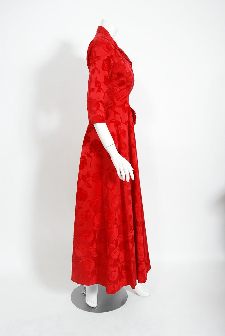 Vintage 1960s Juel Park of Beverly Hills Couture Red Roses Satin Dressing Gown For Sale 2