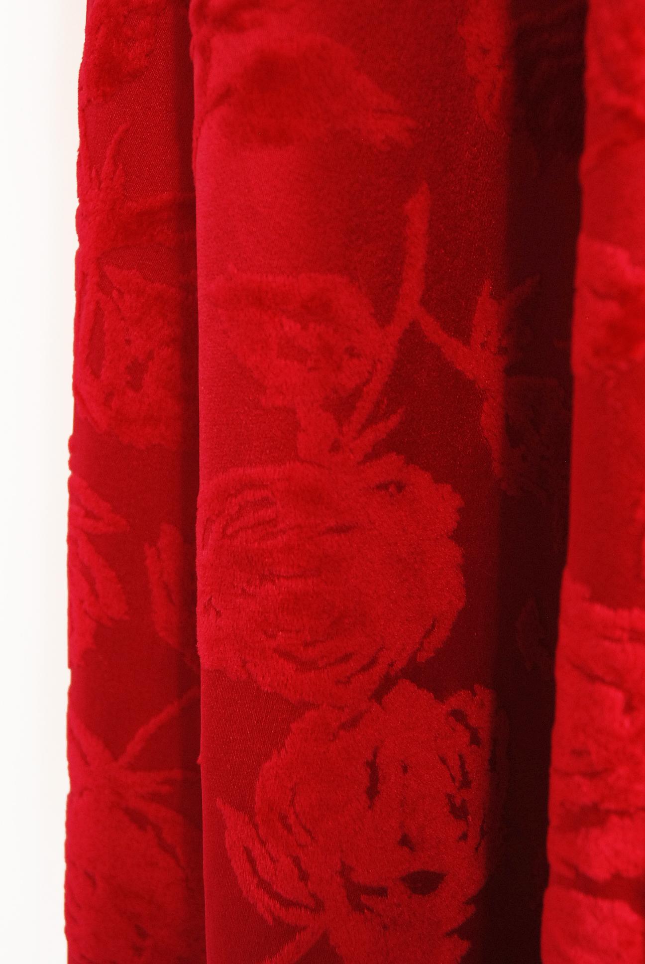 Juel Park of Beverly Hills Couture - Robe de soirée en satin avec roses rouges, années 1960 en vente 2