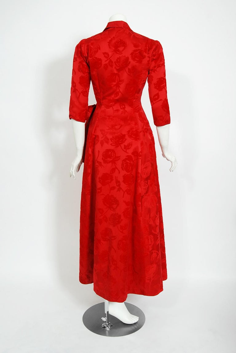 Vintage 1960s Juel Park of Beverly Hills Couture Red Roses Satin Dressing Gown For Sale 5