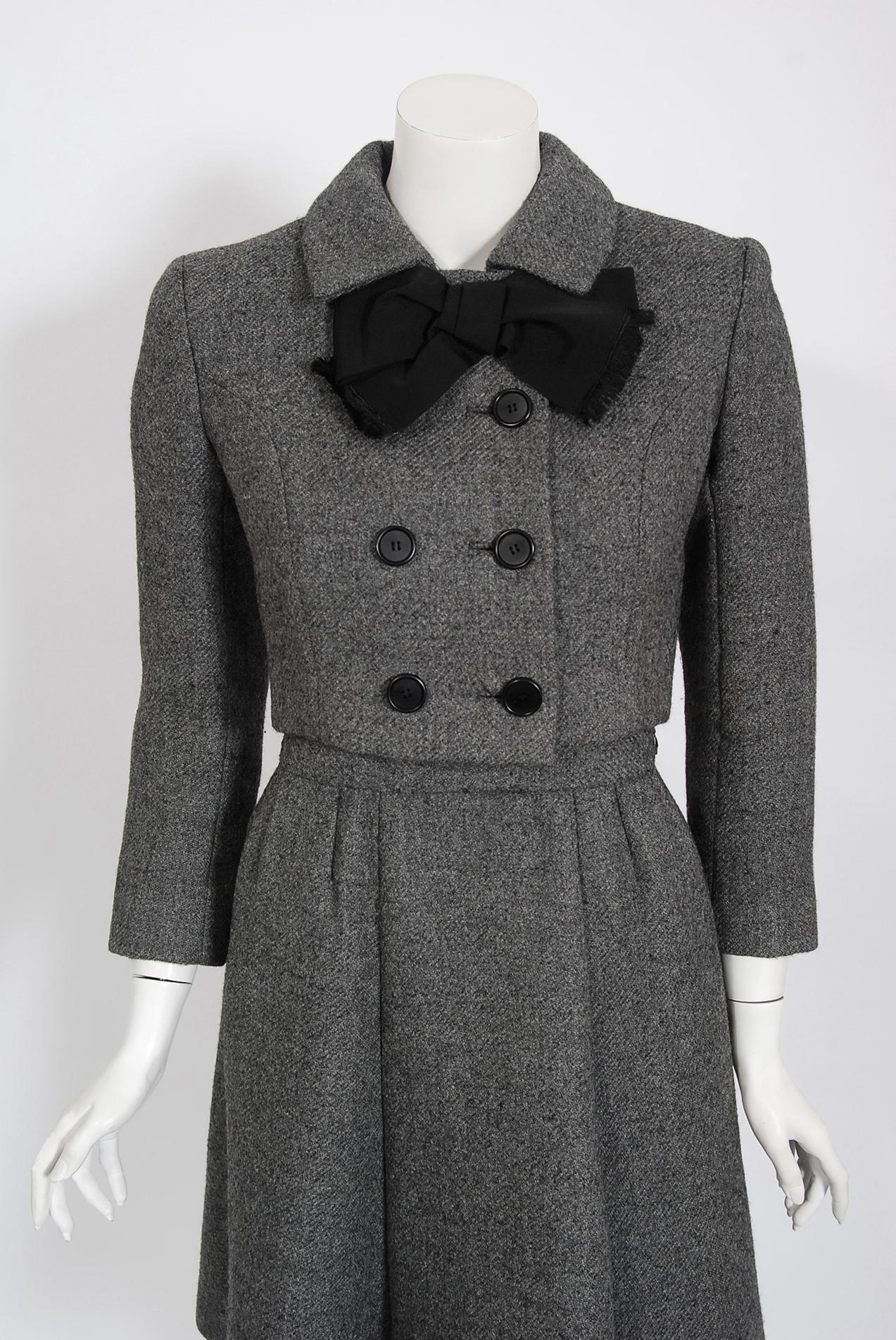 Vintage 1964 Norman Norell Documented Gray Wool Dress w/ Double-Breasted Jacket In Good Condition In Beverly Hills, CA