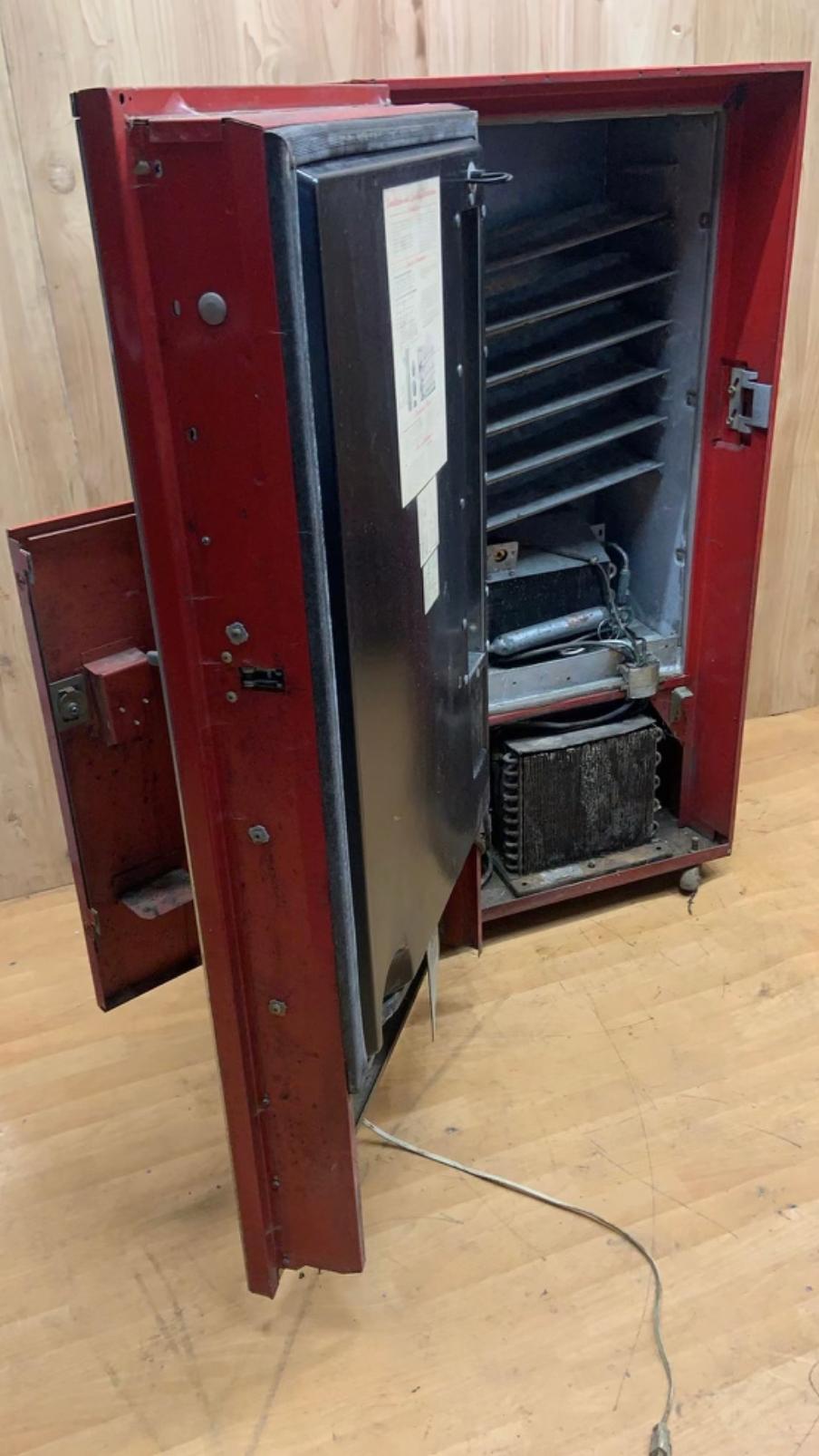 Vintage 1965 Coca-Cola Vending Machine 2