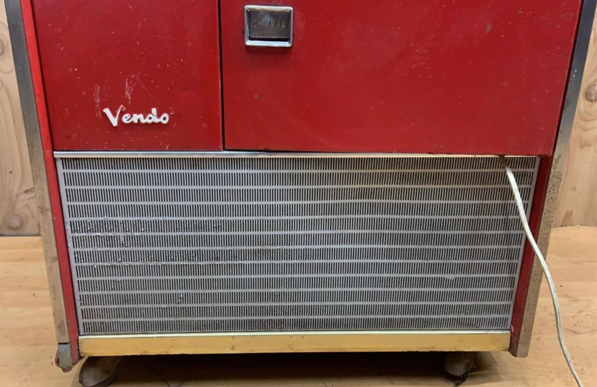 Vintage 1965 Coca-Cola Vending Machine 4