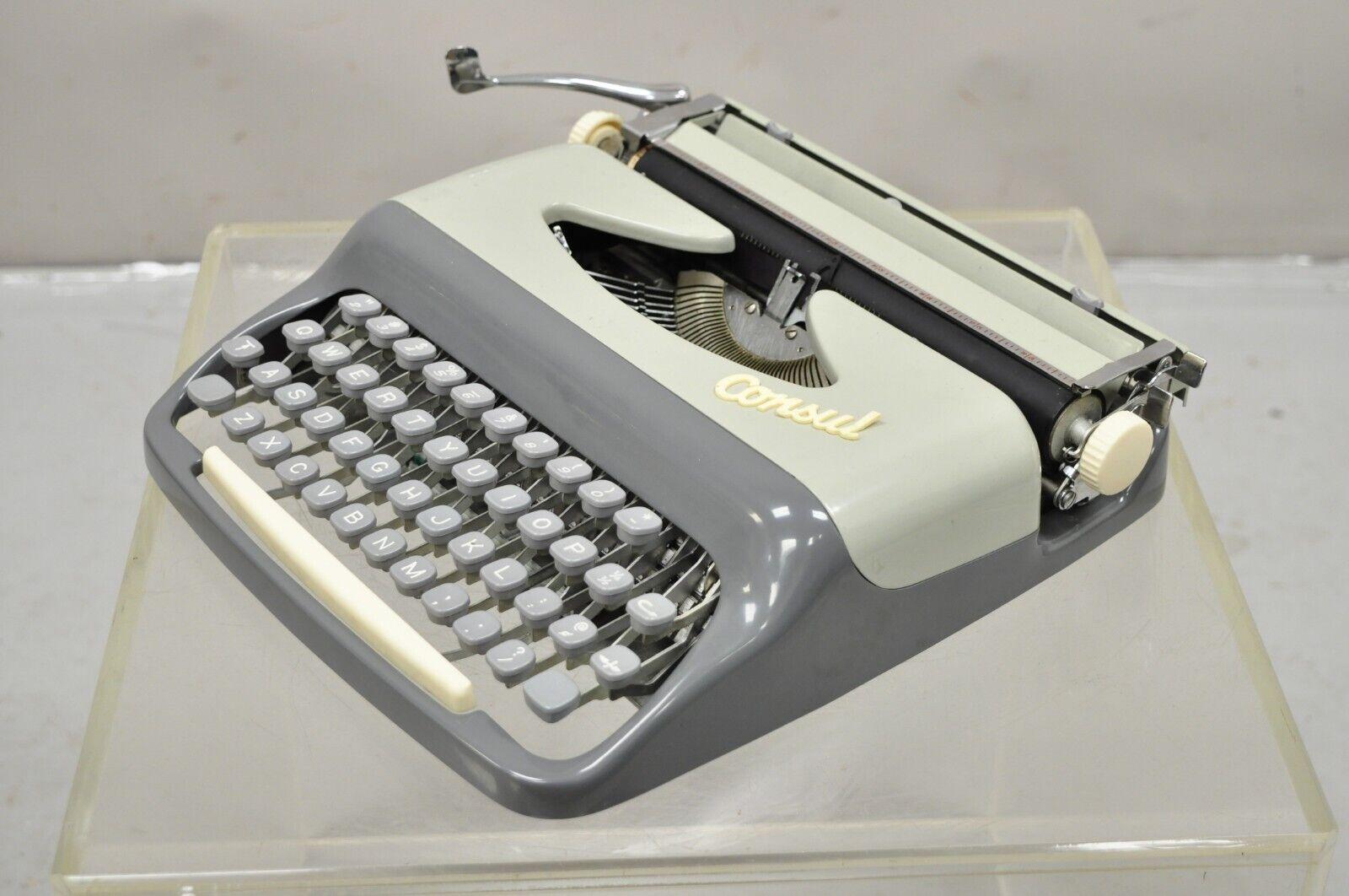 Vintage 1965 Consul 232 Portable Typewriter in two-tone slate/sky grey in Case For Sale 4