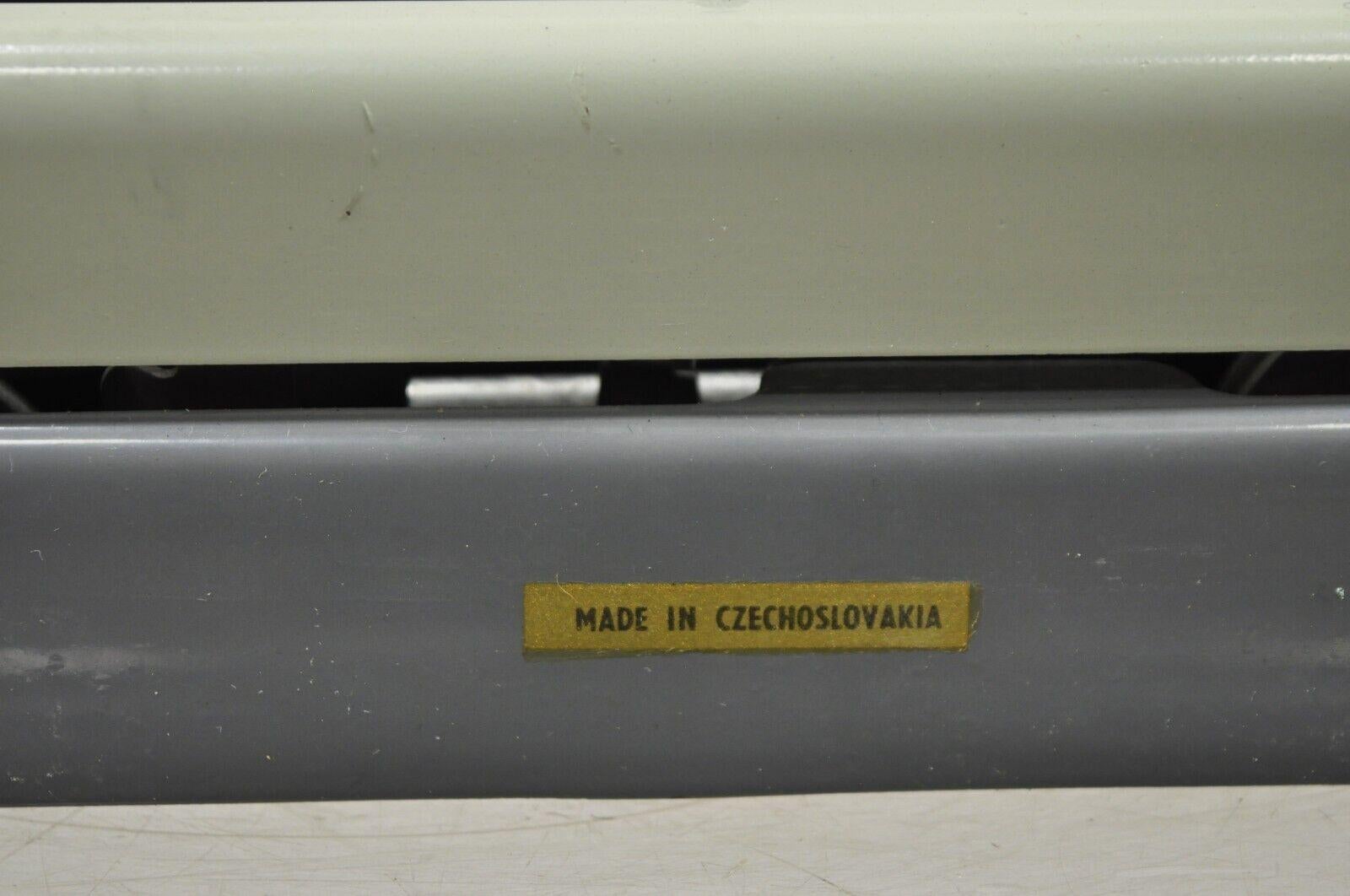 Vintage 1965 Consul 232 Portable Schreibtisch-Schreibtischschreibtisch in zweifarbigem Schiefer/skygrau in Etui im Angebot 2