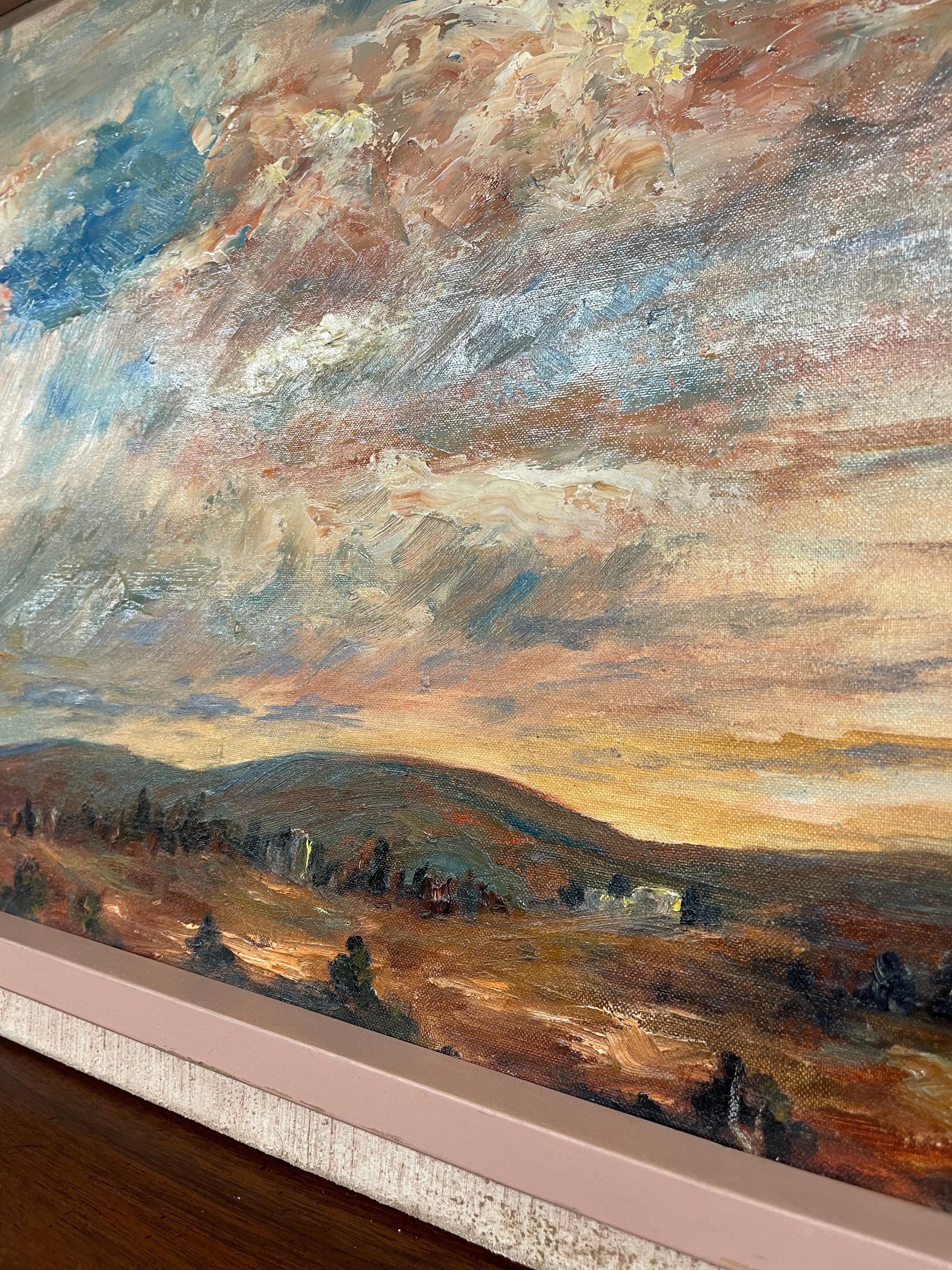 Vintage 1965 Landschaftsgemälde Signiert Woody-Mid-Century Textured Sky and Hill. im Angebot 3