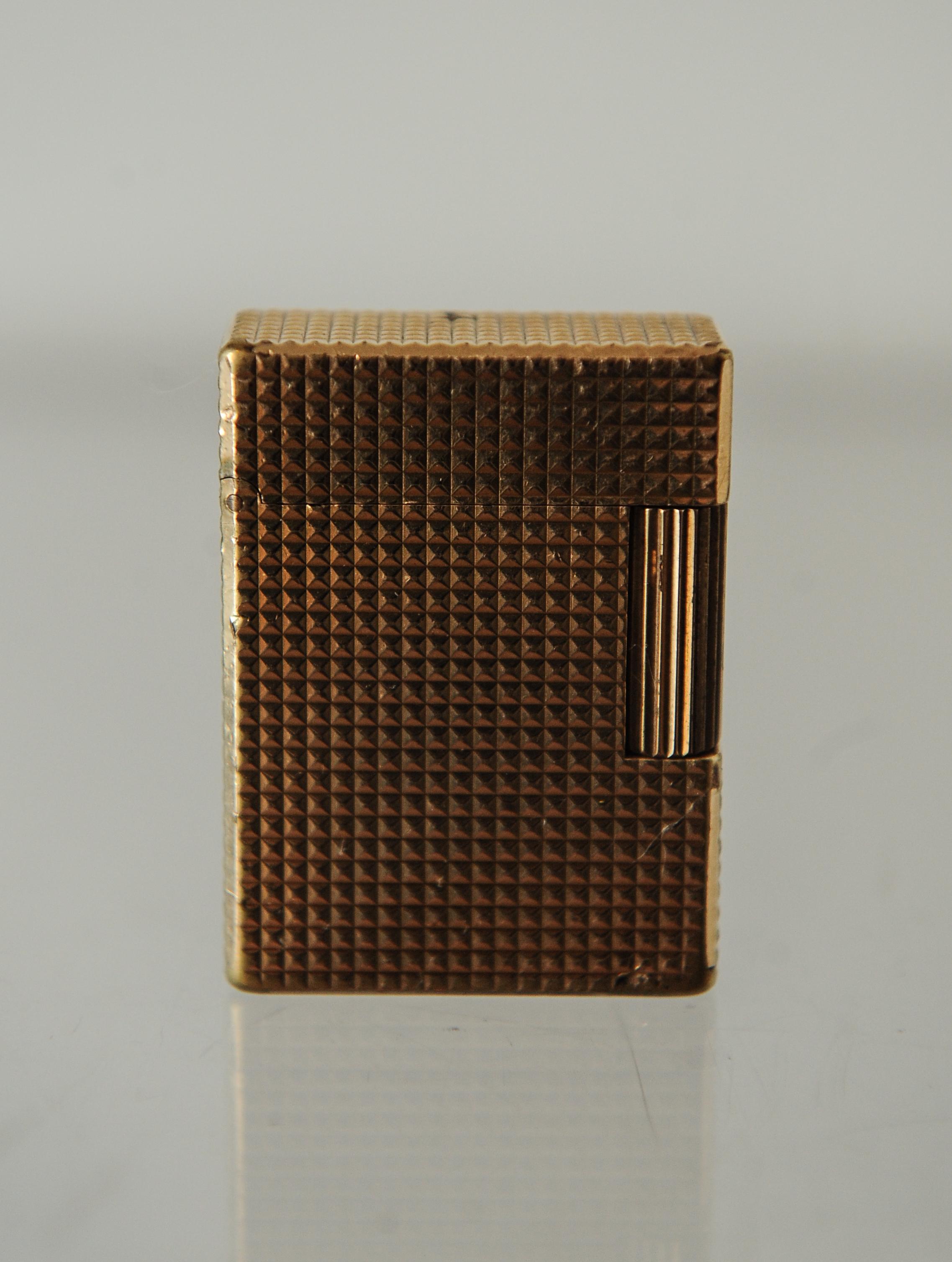 Vintage 1965 ST Dupont Paris Gold-Plated Lighter in Original Box For Sale 1