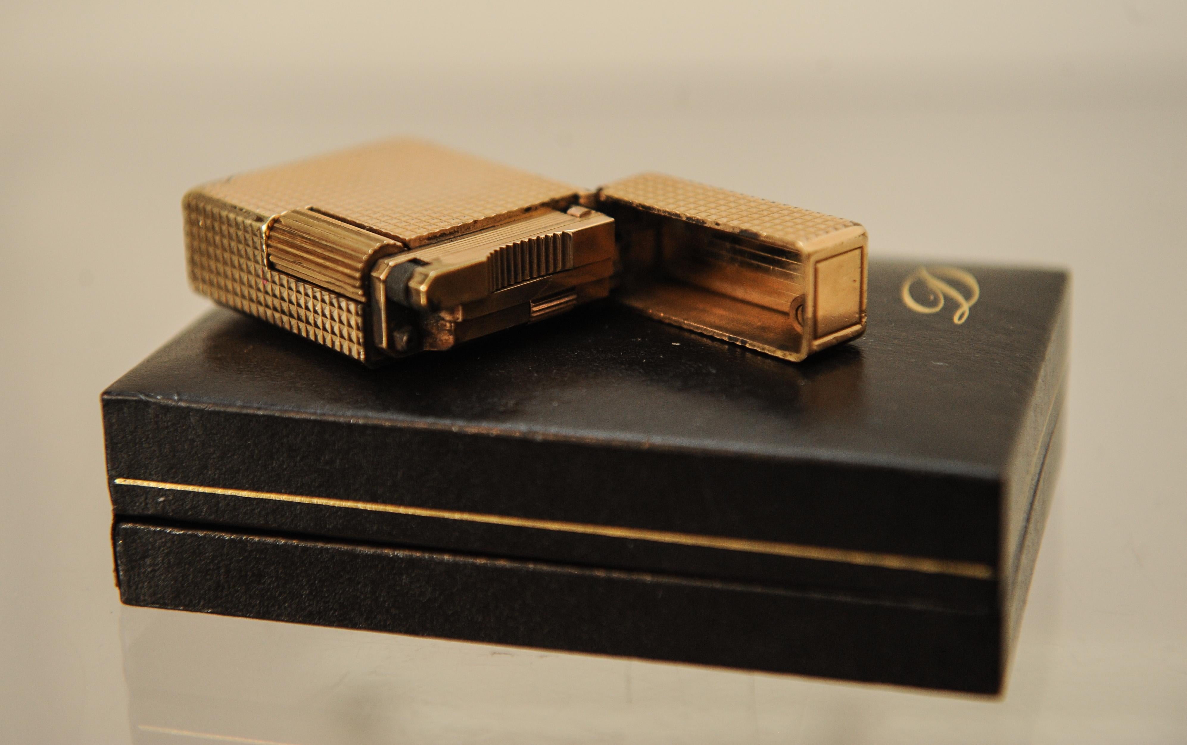 Art Deco Vintage 1965 ST Dupont Paris Gold-Plated Lighter in Original Box For Sale
