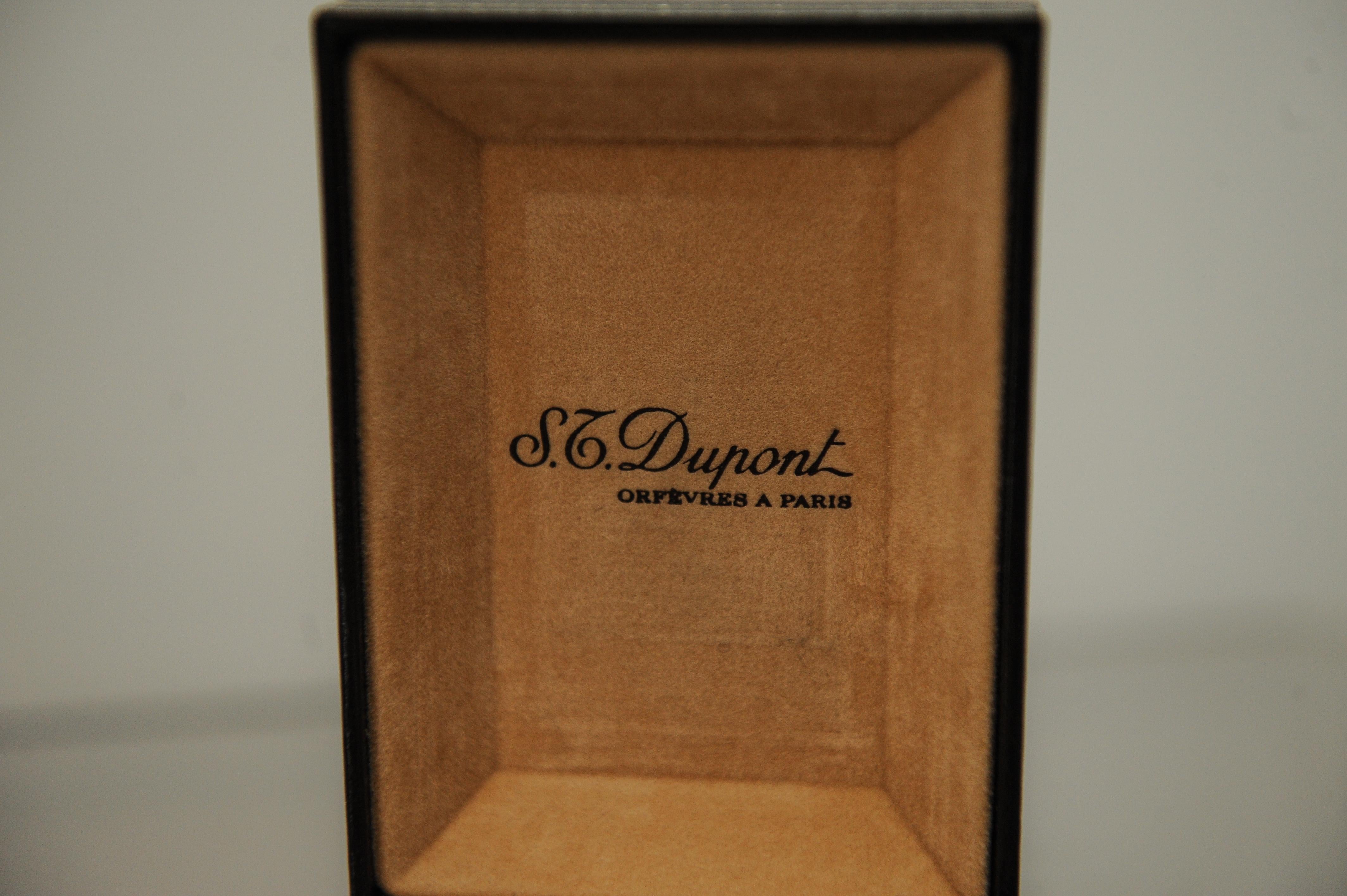 British Vintage 1965 ST Dupont Paris Gold-Plated Lighter in Original Box For Sale